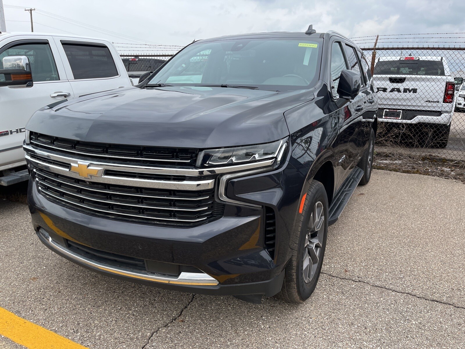 2022 Chevrolet Tahoe LT photo 2