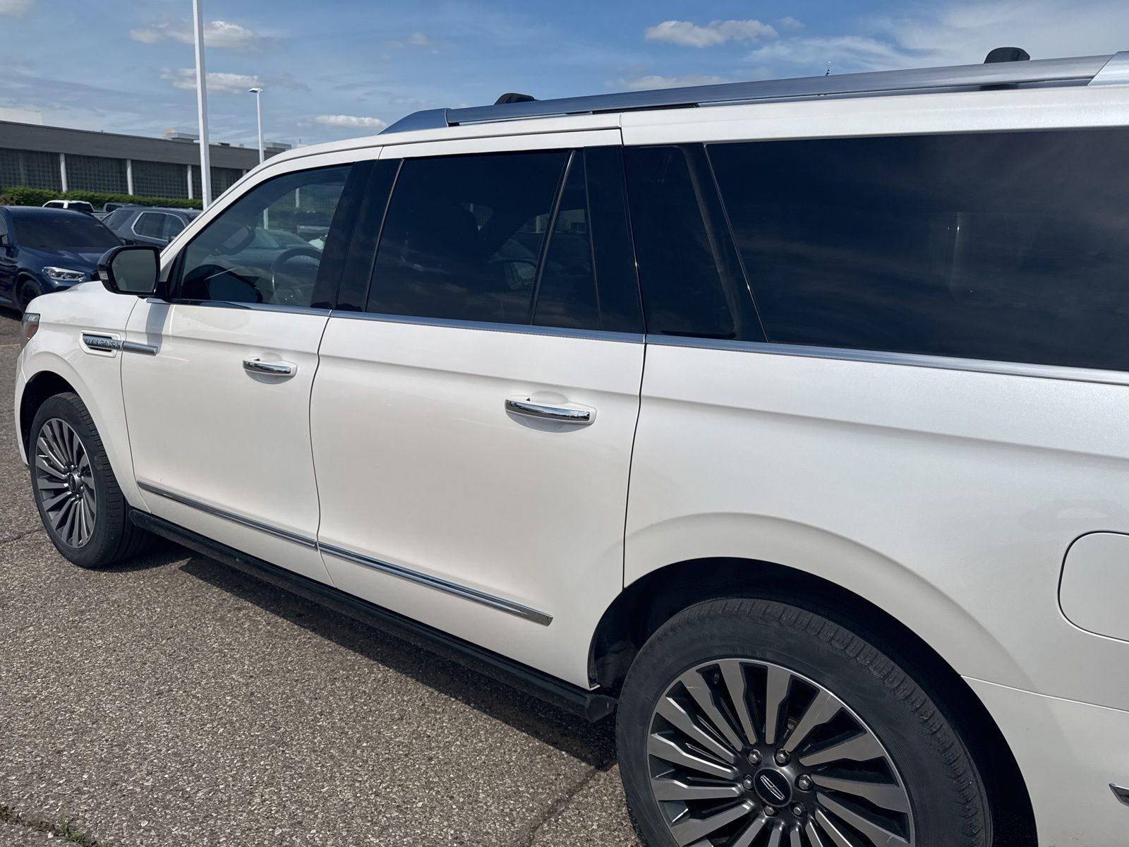 Thumbnail: 2019 Lincoln Navigator L - 18