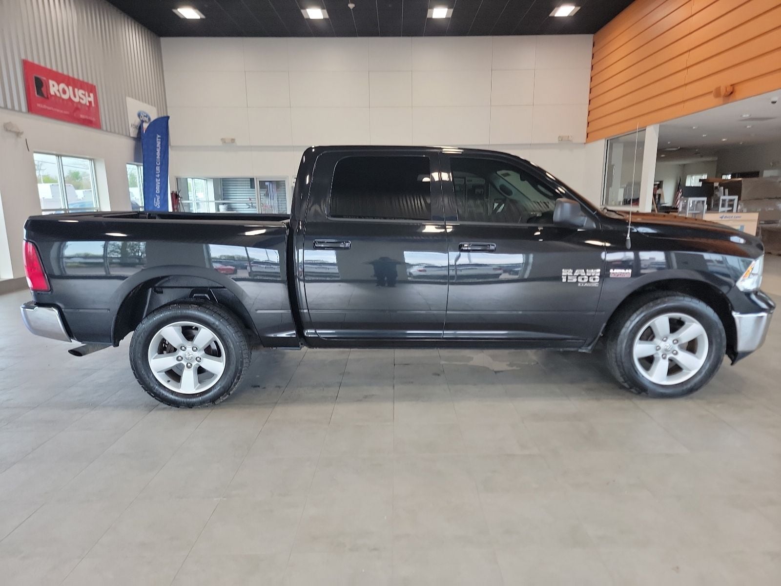Thumbnail: 2019 RAM 1500 Classic - 8