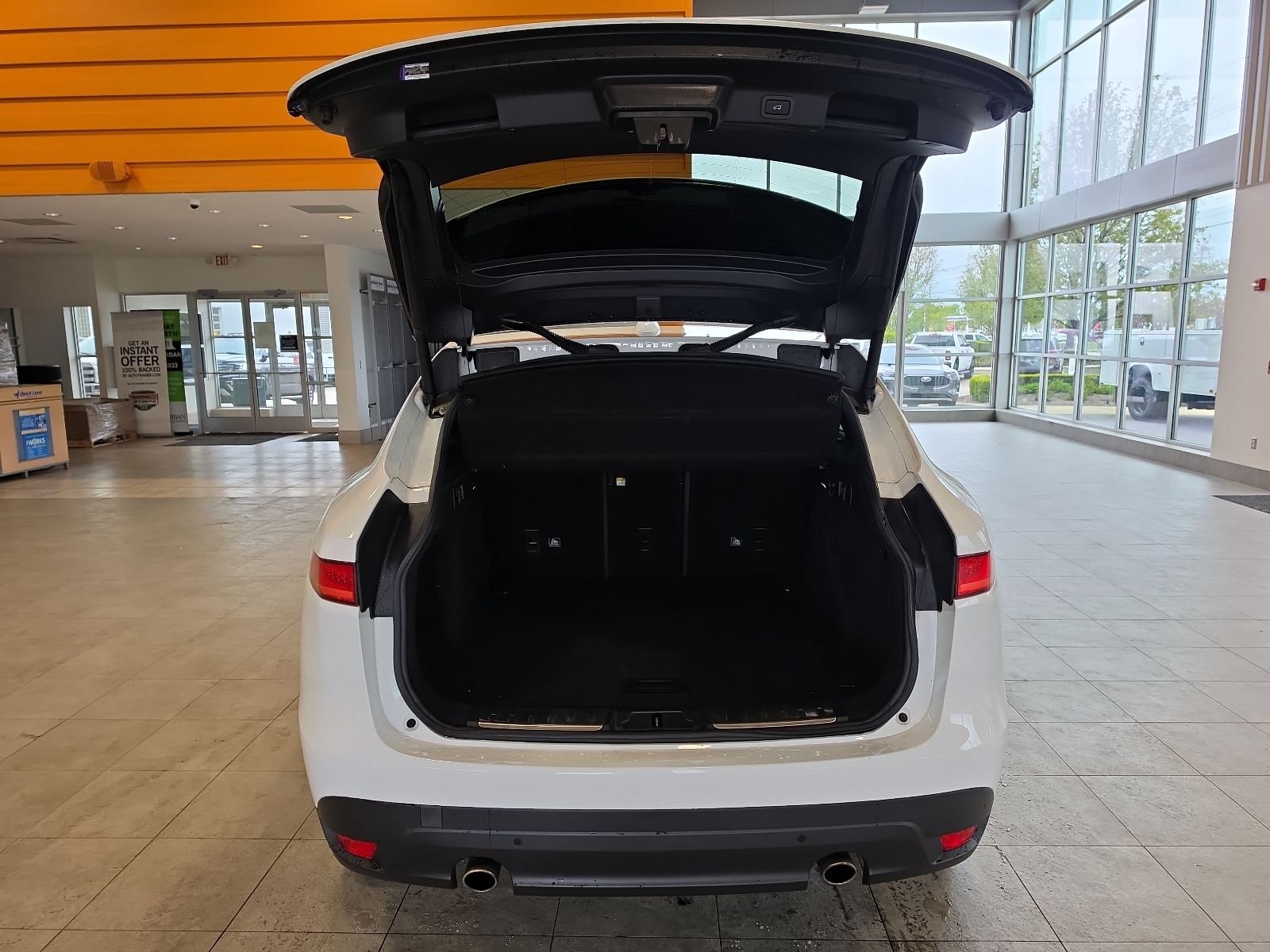 Thumbnail: 2019 Jaguar F-Pace - 38