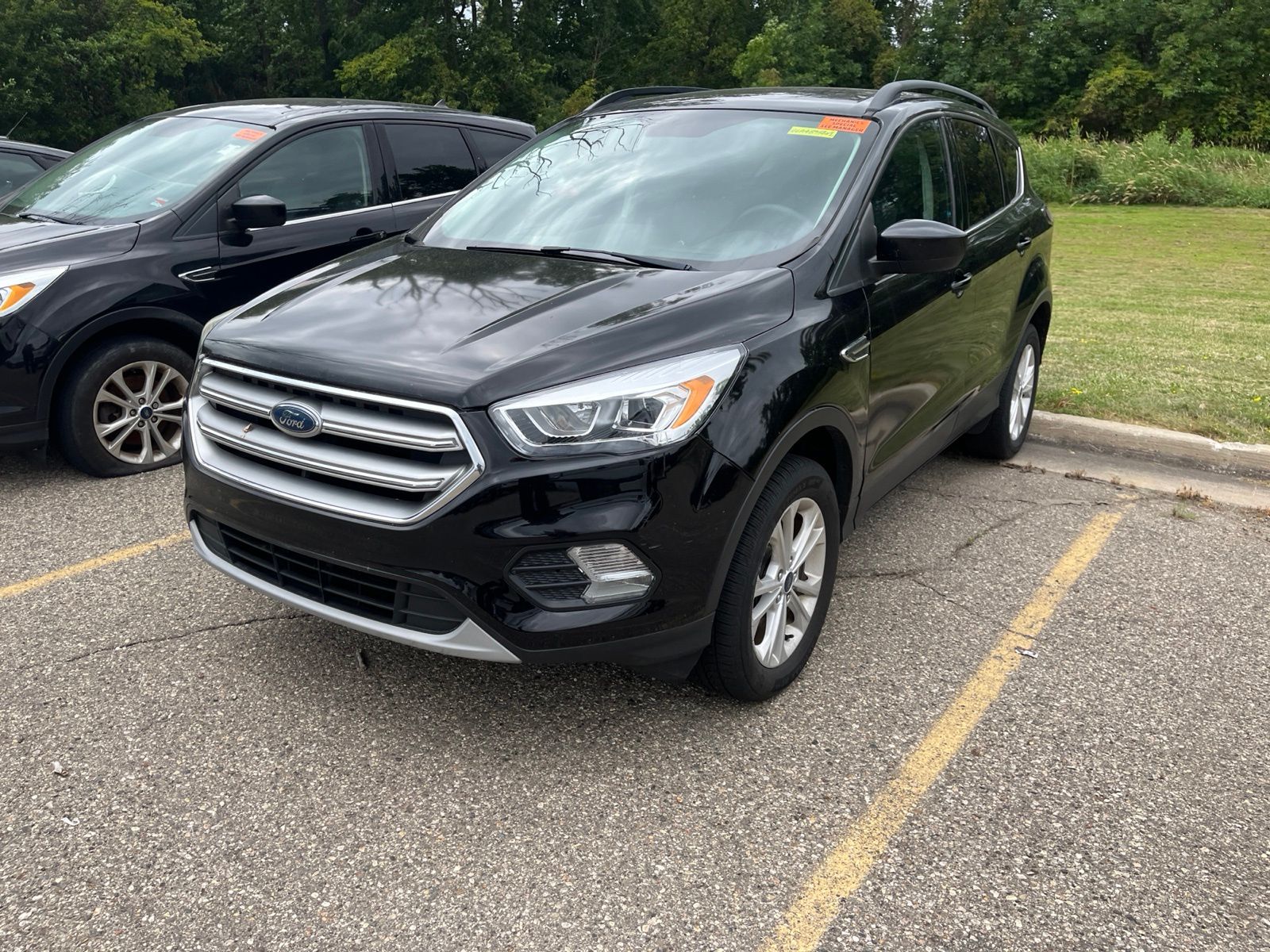 Used 2017 Ford Escape SE with VIN 1FMCU9GD2HUA48954 for sale in Sterling Heights, MI