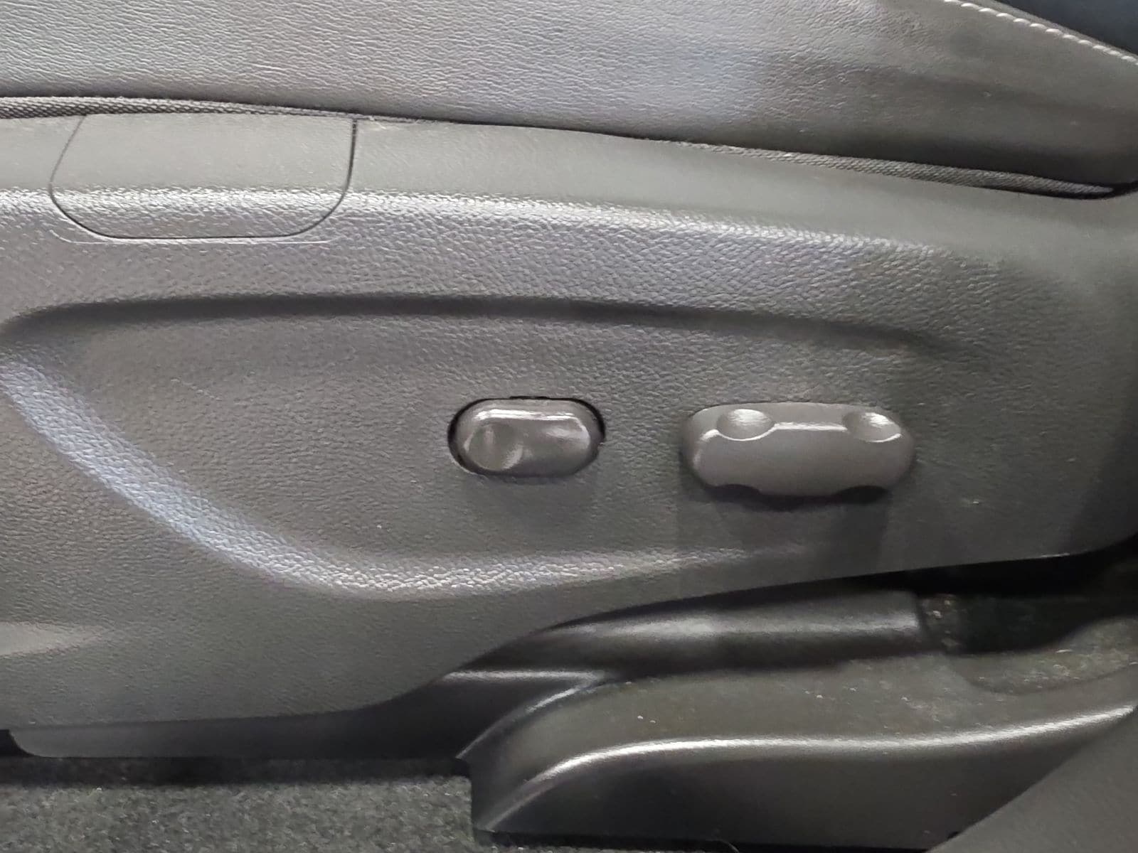 Thumbnail: 2015 Buick Encore - 15