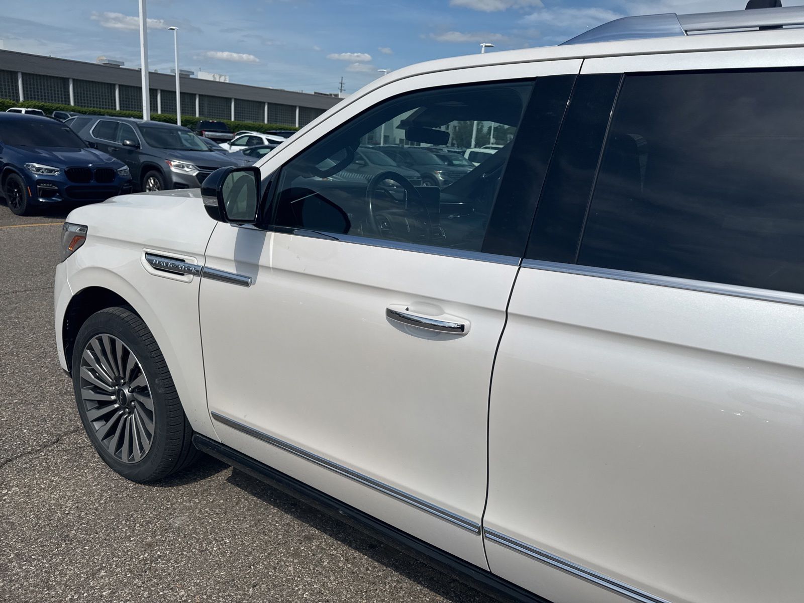 Thumbnail: 2019 Lincoln Navigator L - 16