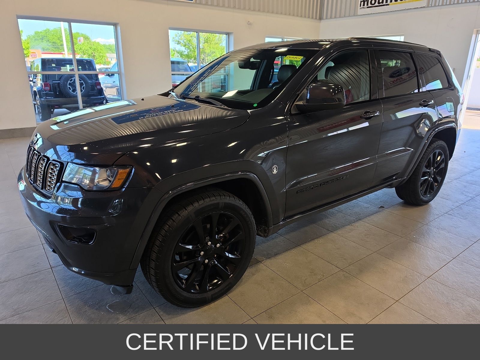 Thumbnail: 2018 Jeep Grand Cherokee - 1