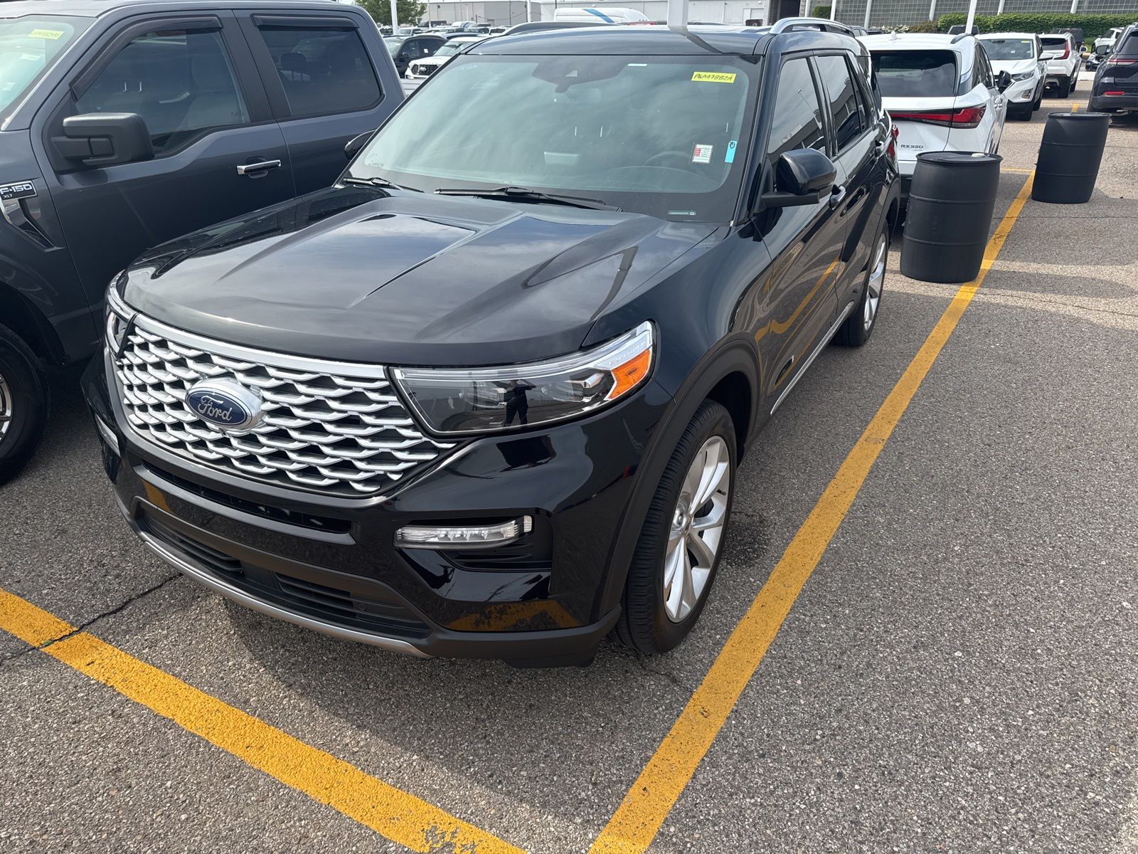 2023 Ford Explorer Platinum 4WD's photo