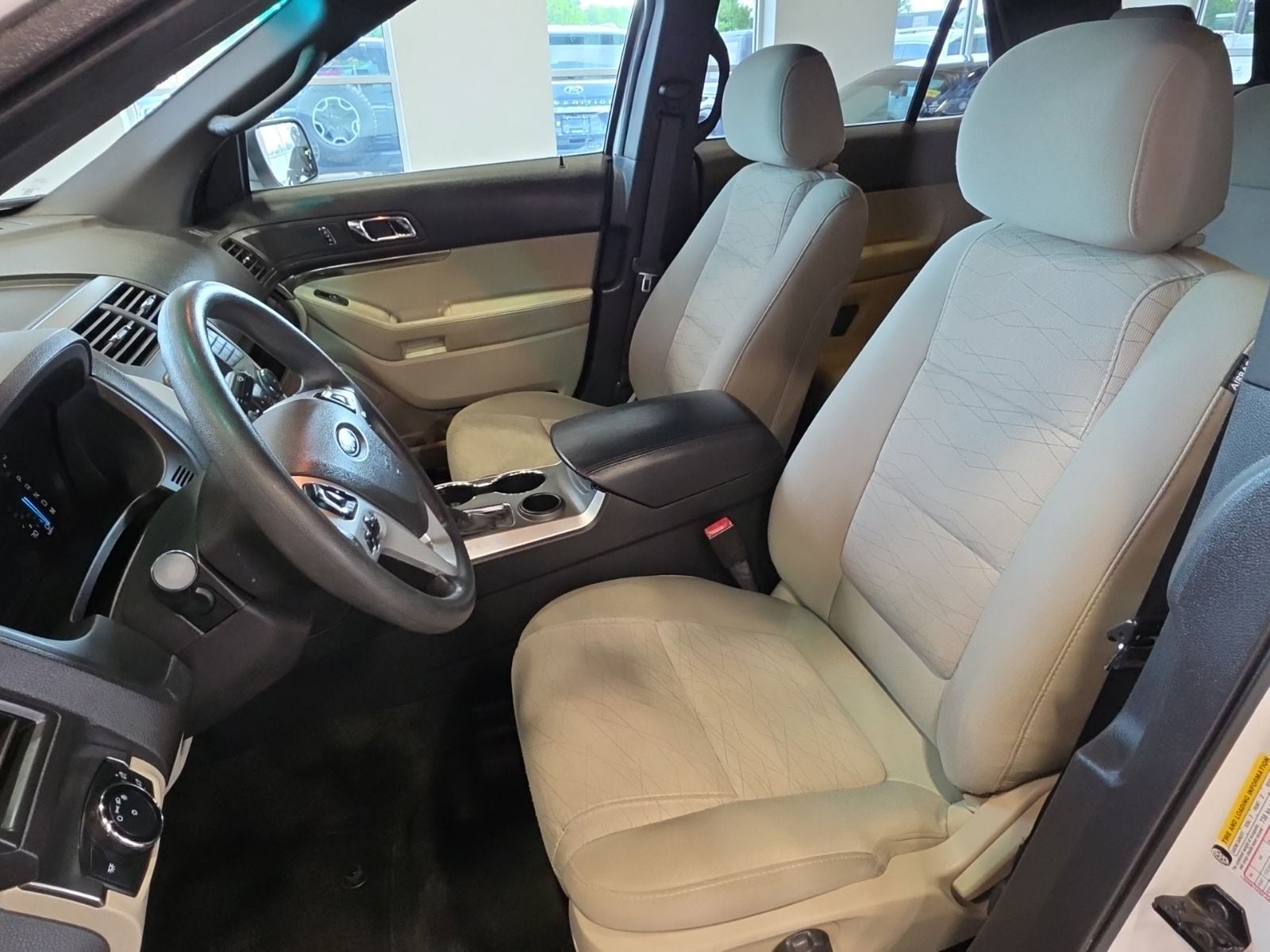 Thumbnail: 2015 Ford Explorer - 14