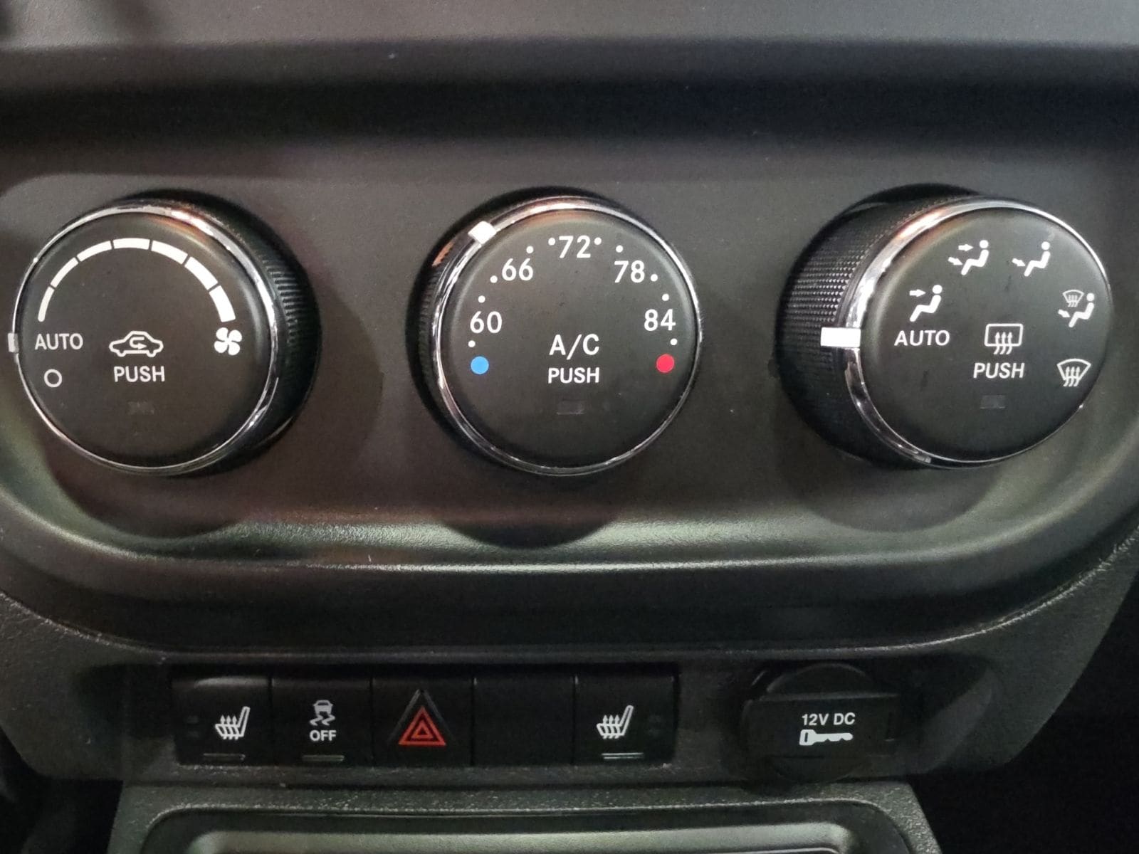 Thumbnail: 2017 Jeep Patriot - 22