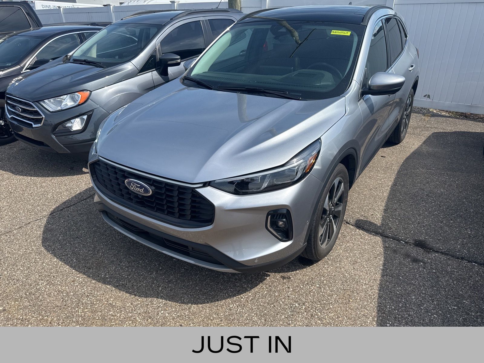 2023 Ford Escape Platinum AWD Hybrid's photo