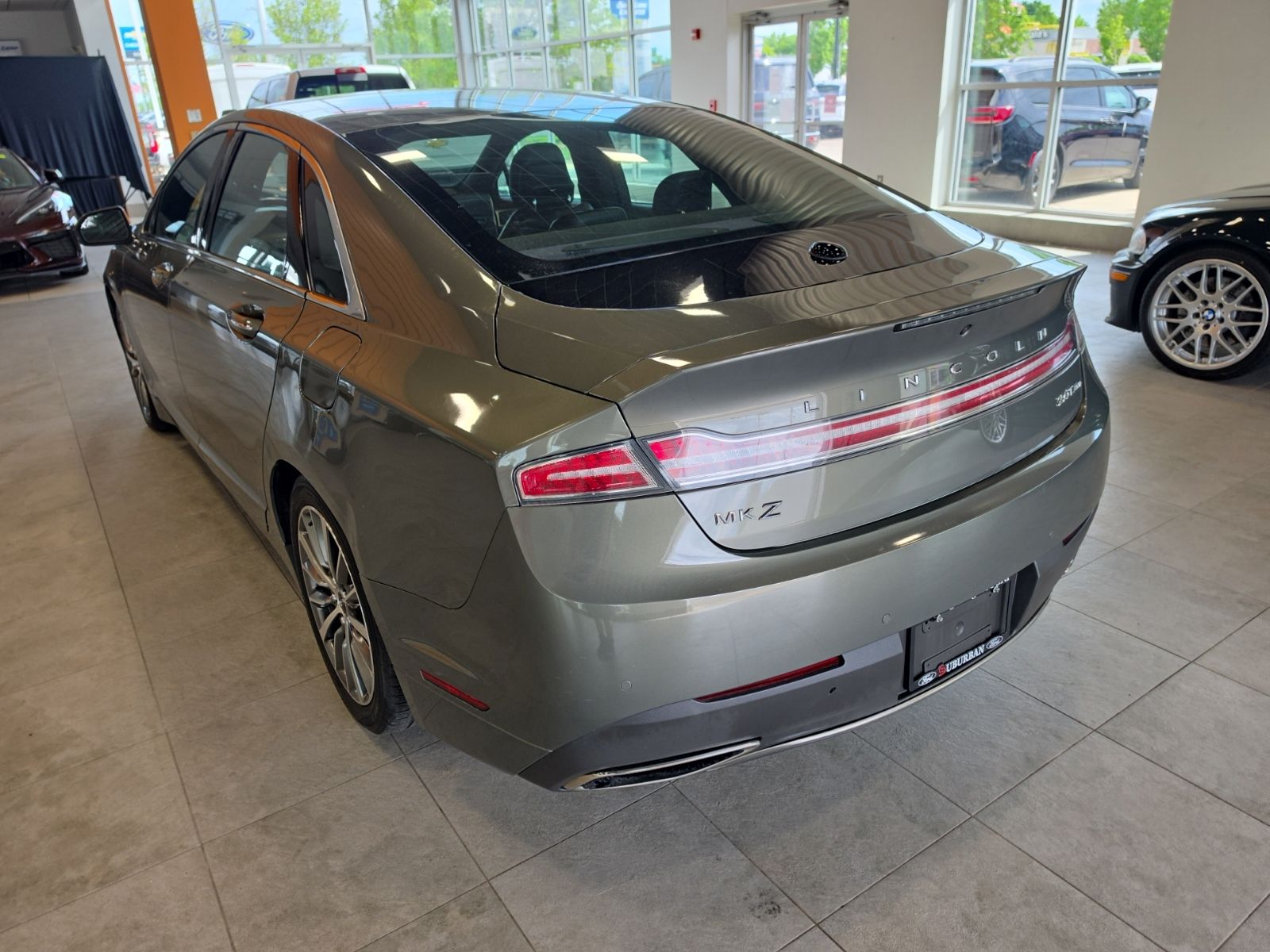 Thumbnail: 2017 Lincoln MKZ - 10
