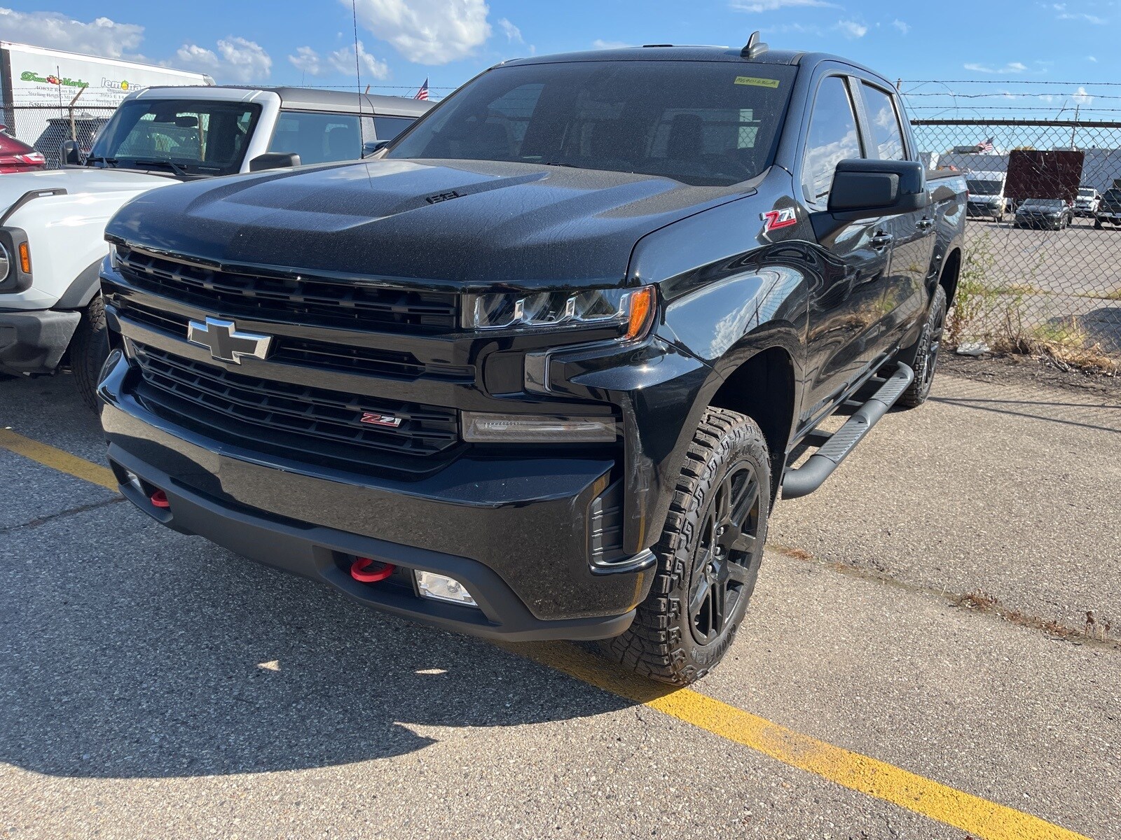 2021 Chevrolet Silverado 1500 LT Trail Boss photo 2