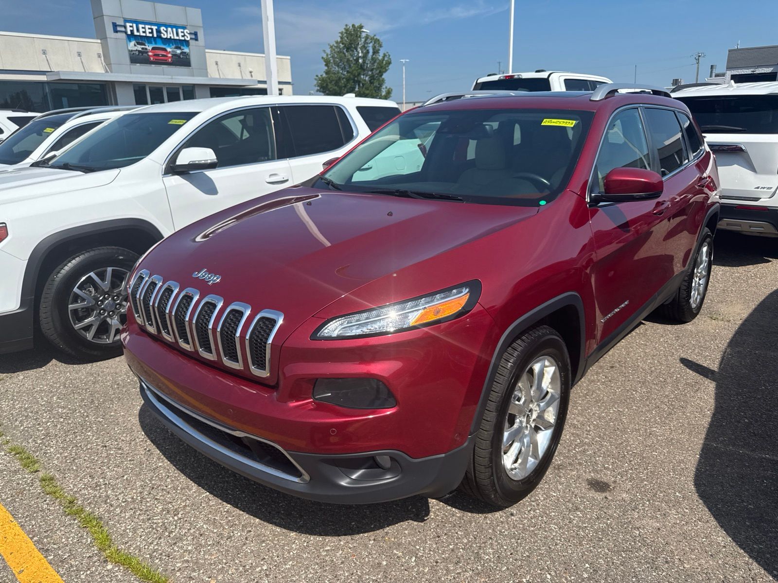 Thumbnail: 2016 Jeep Cherokee - 21