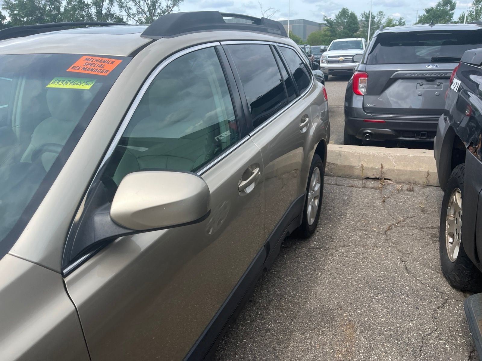 Thumbnail: 2010 Subaru Outback - 8