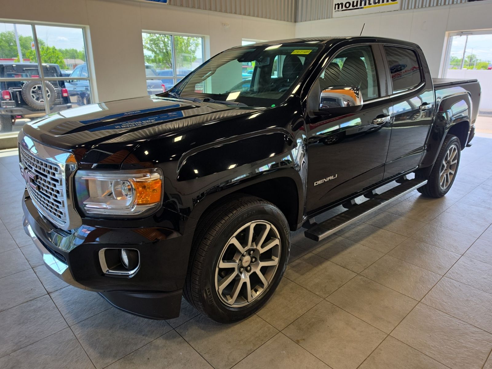2019 GMC Canyon 4WD Denali Crew Cab Short Box's photo