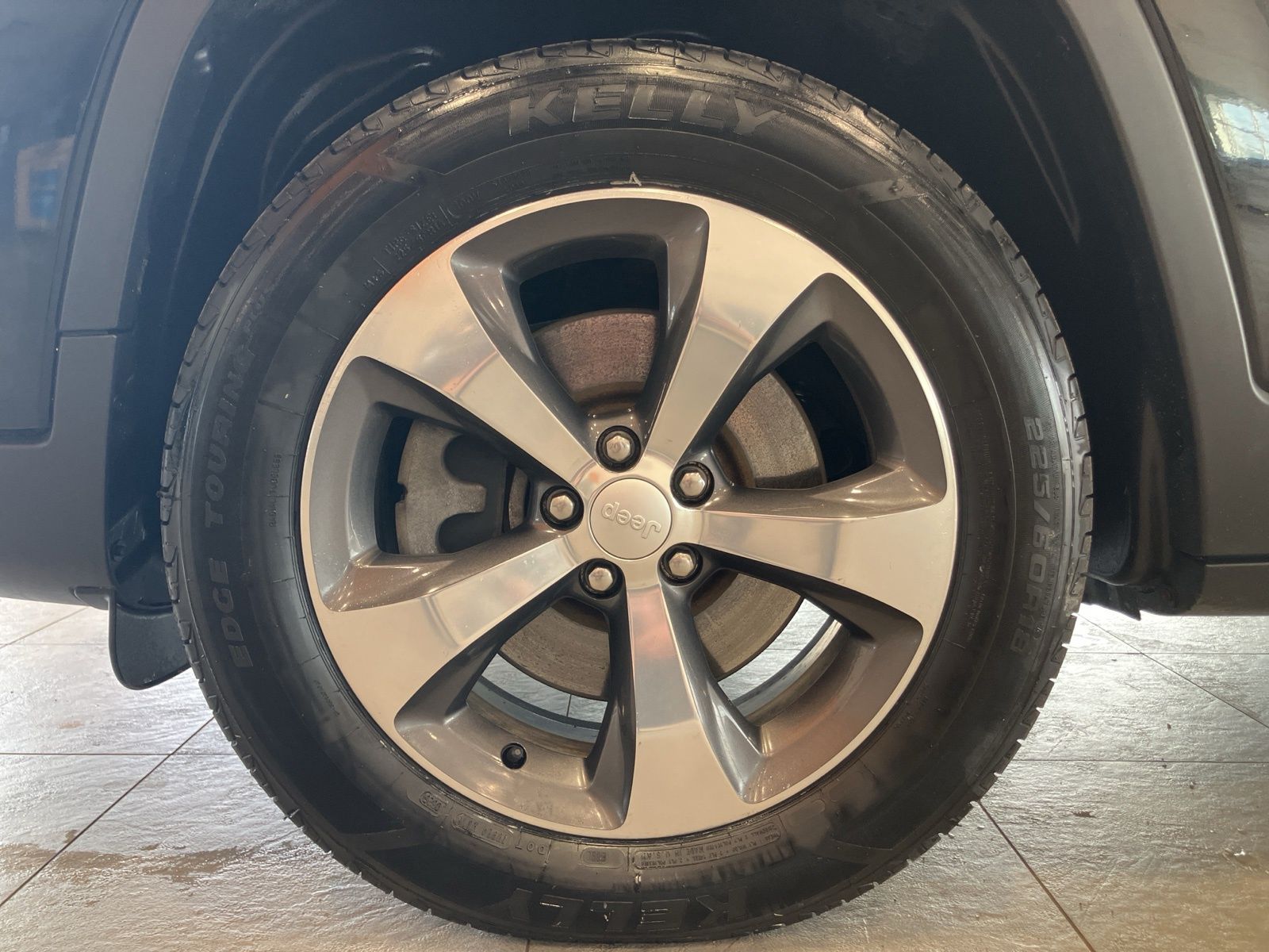 Thumbnail: 2019 Jeep Cherokee - 9