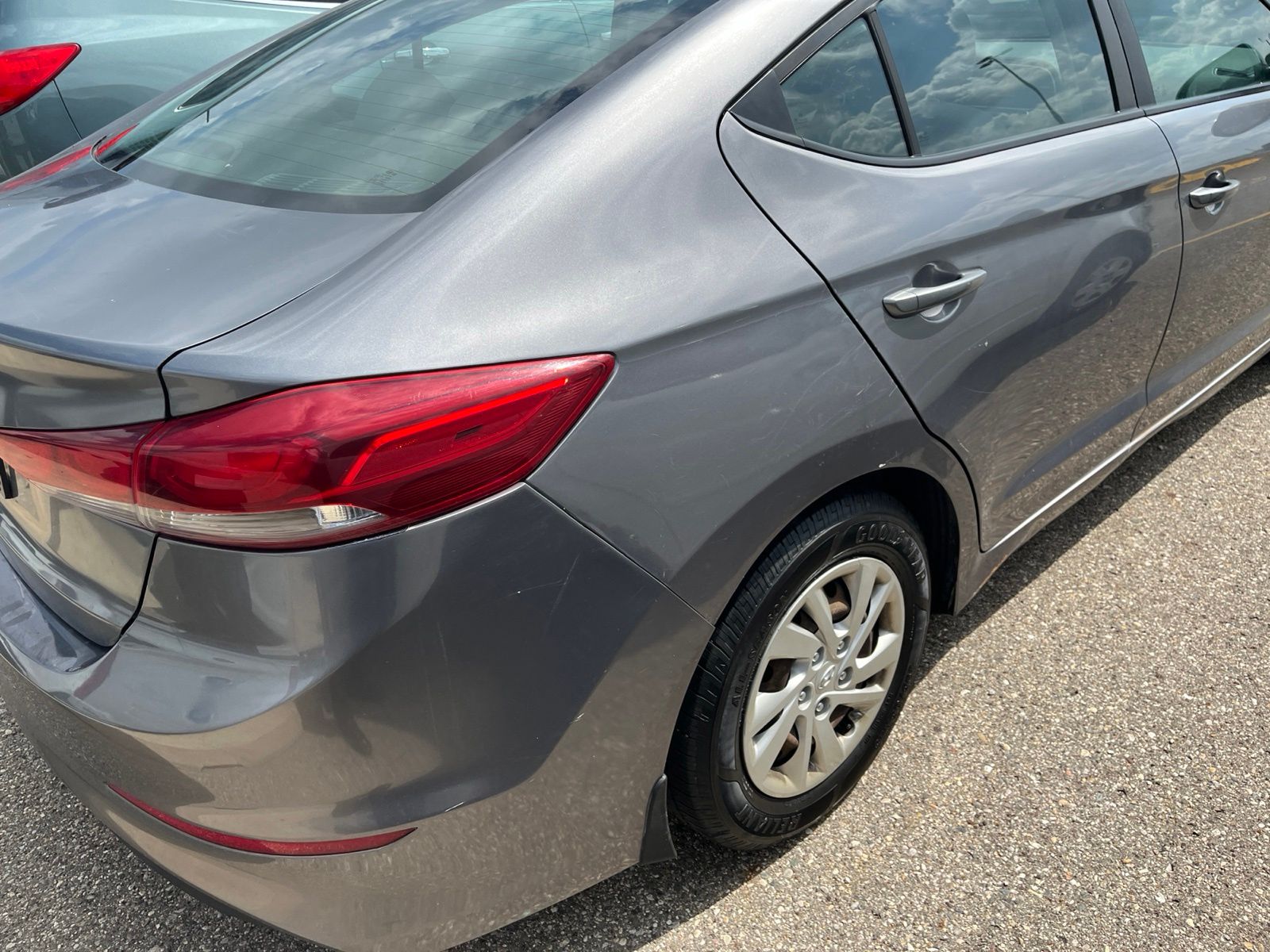 Thumbnail: 2018 Hyundai Elantra - 15
