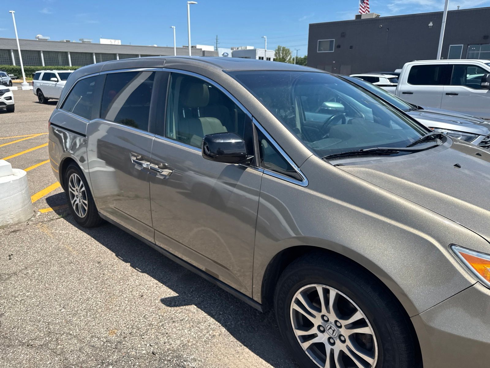 Thumbnail: 2011 Honda Odyssey - 9