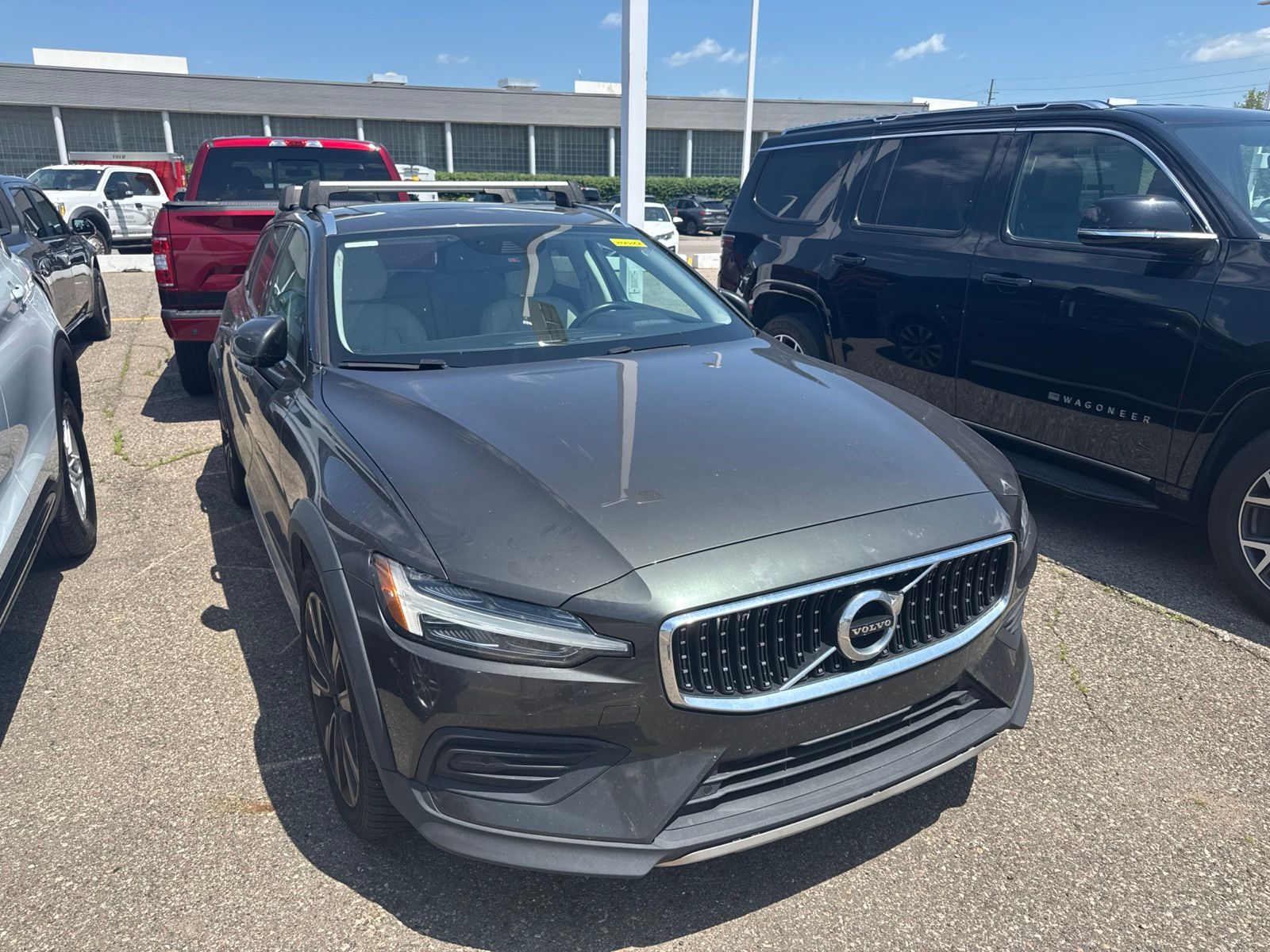Thumbnail: 2020 Volvo S60 - 10
