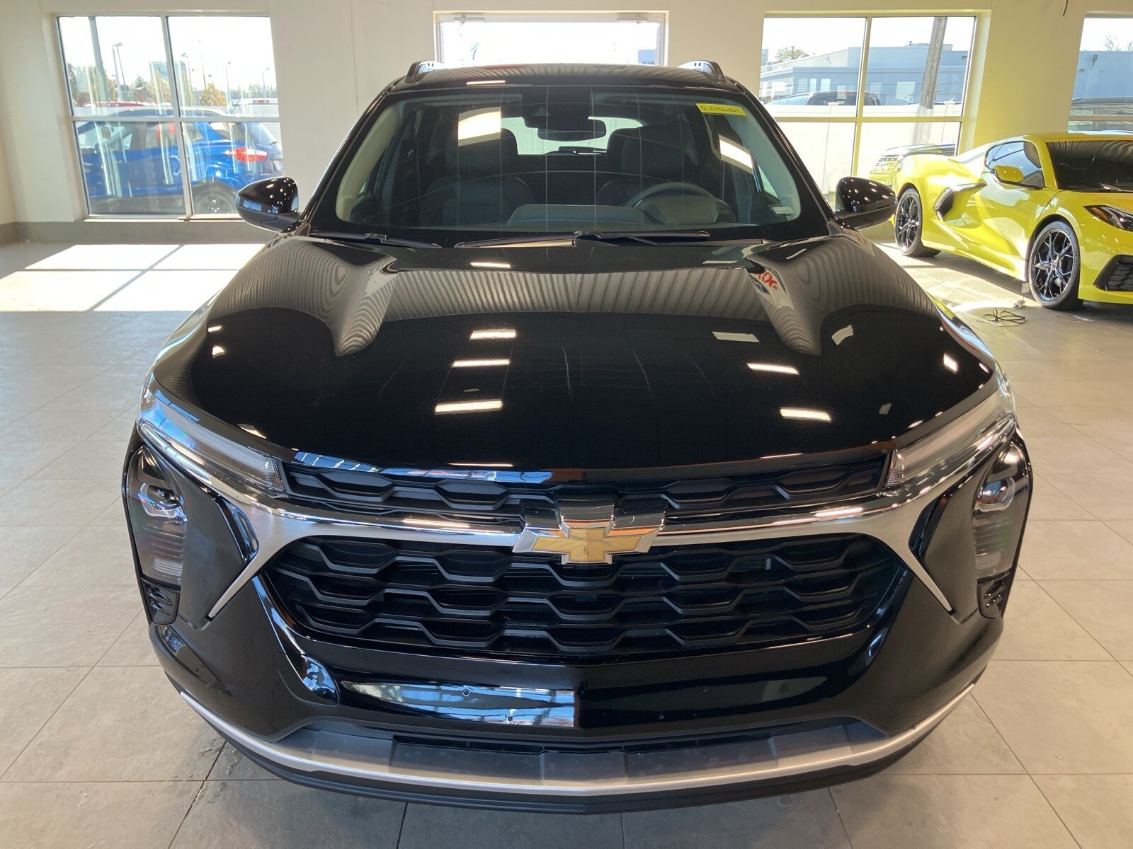 2025 Chevrolet Trax LT photo 2