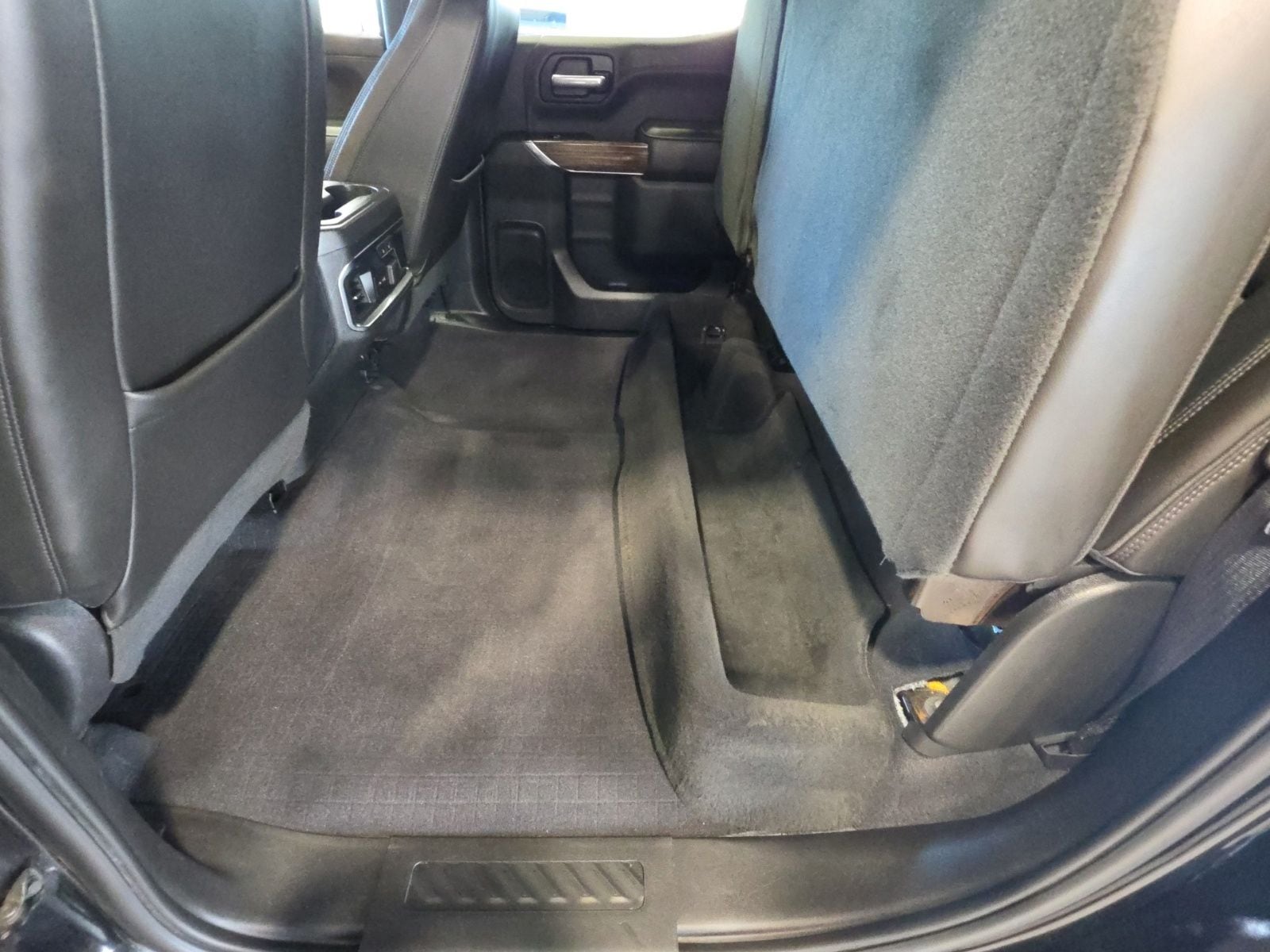 Thumbnail: 2019 Chevrolet Silverado 1500 - 34
