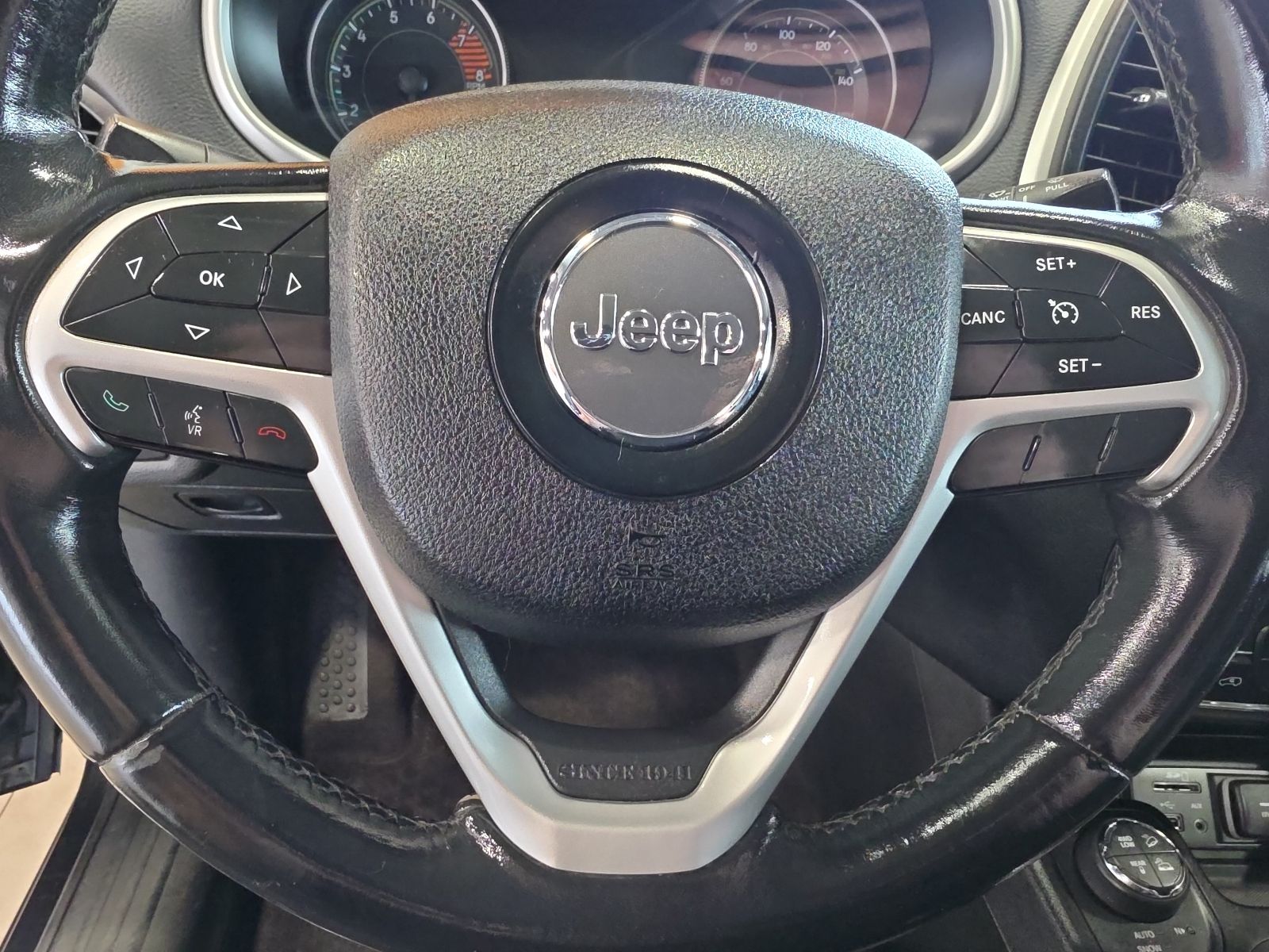 Thumbnail: 2016 Jeep Cherokee - 20