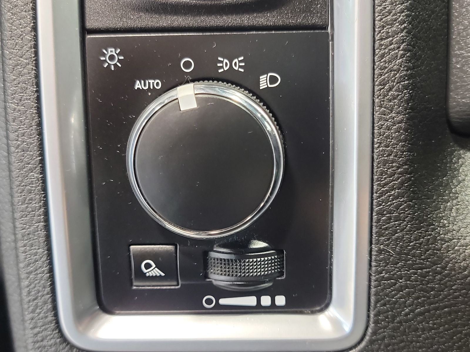 Thumbnail: 2019 RAM 1500 Classic - 19