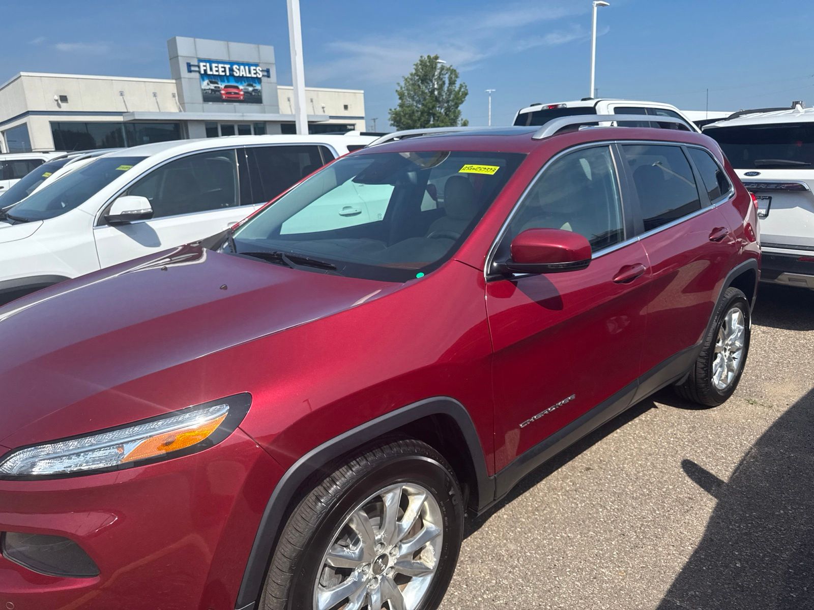 Thumbnail: 2016 Jeep Cherokee - 20