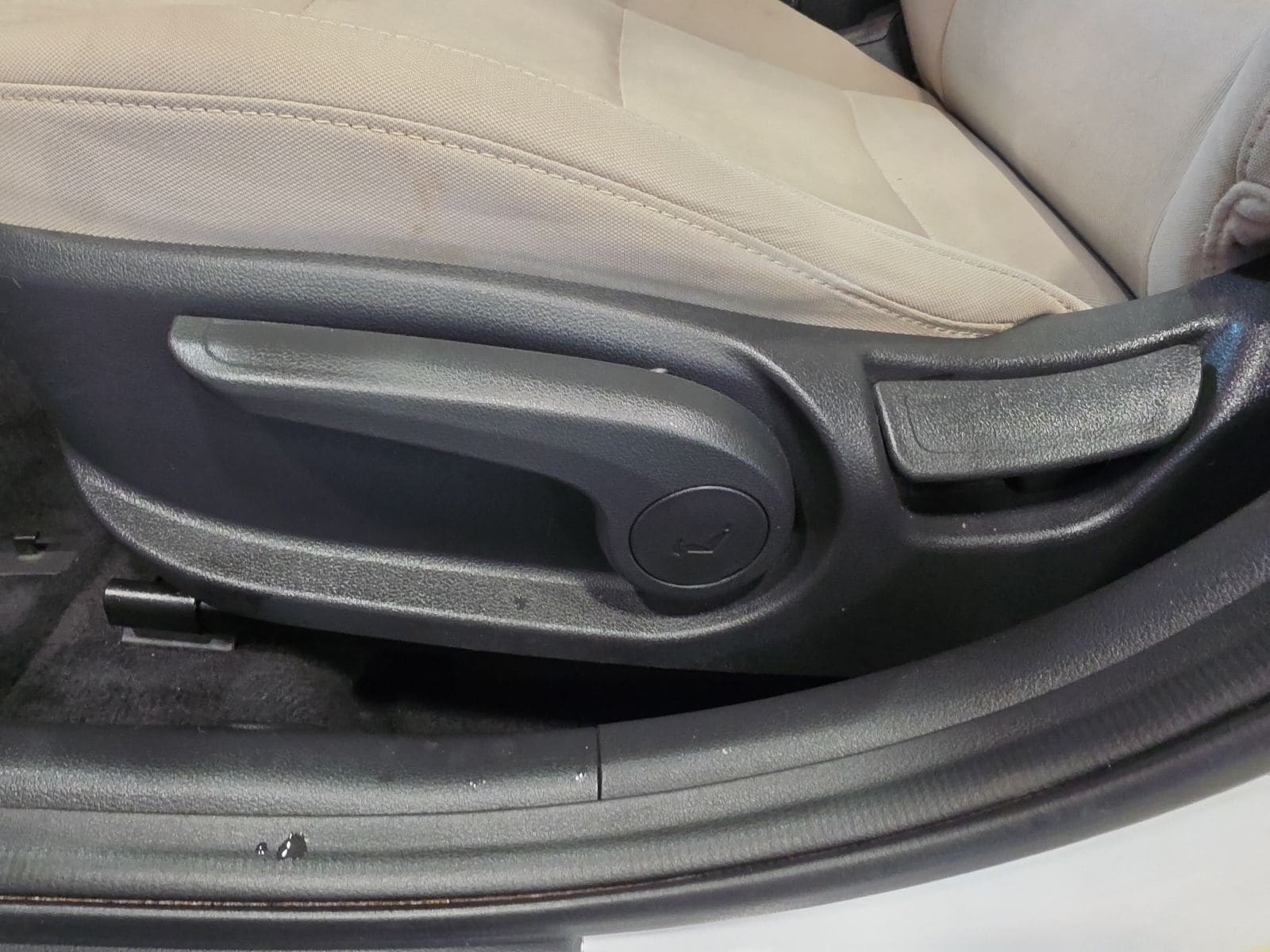 Thumbnail: 2018 Hyundai Elantra - 16