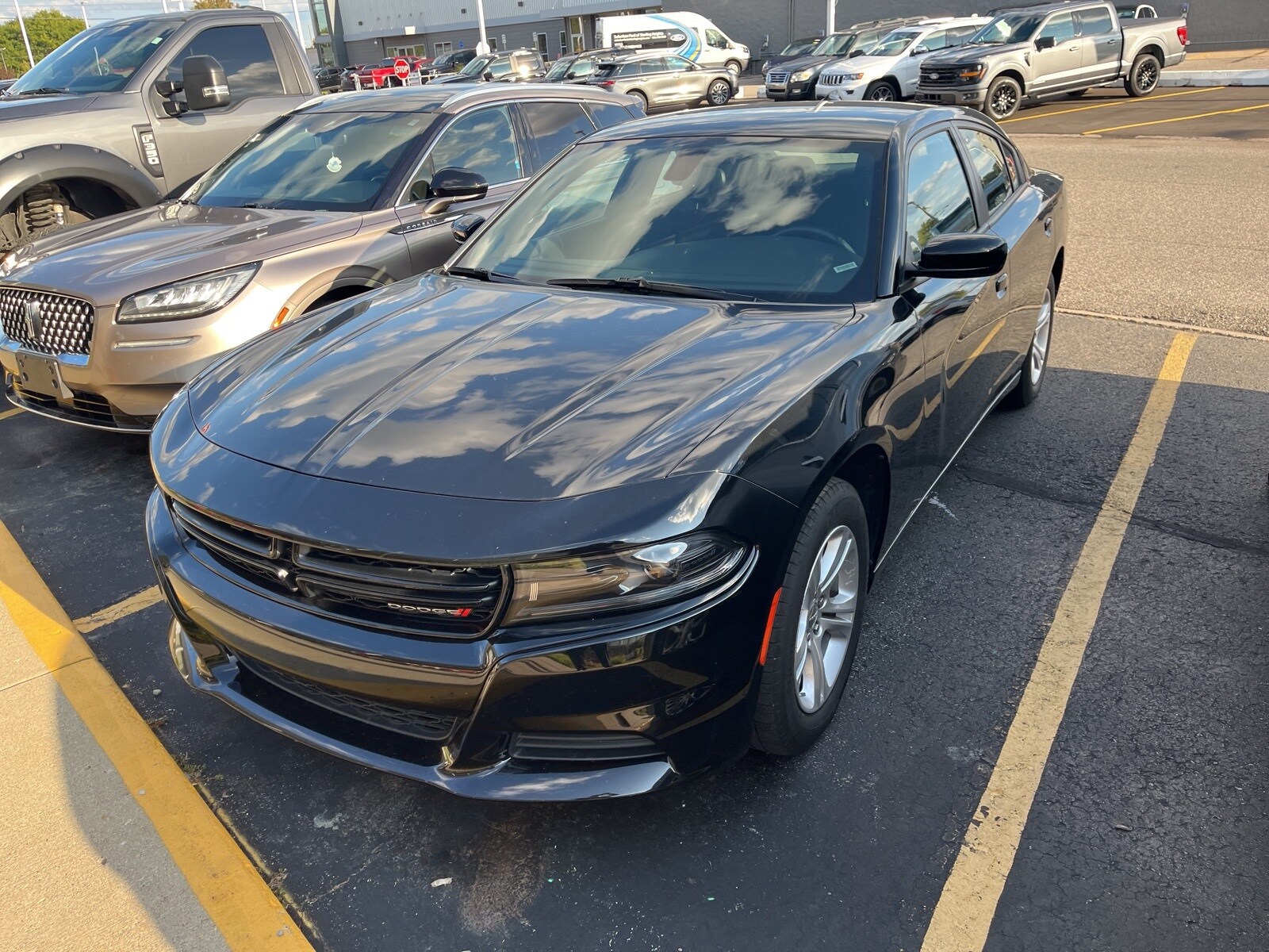 2023 Dodge Charger SXT photo 2