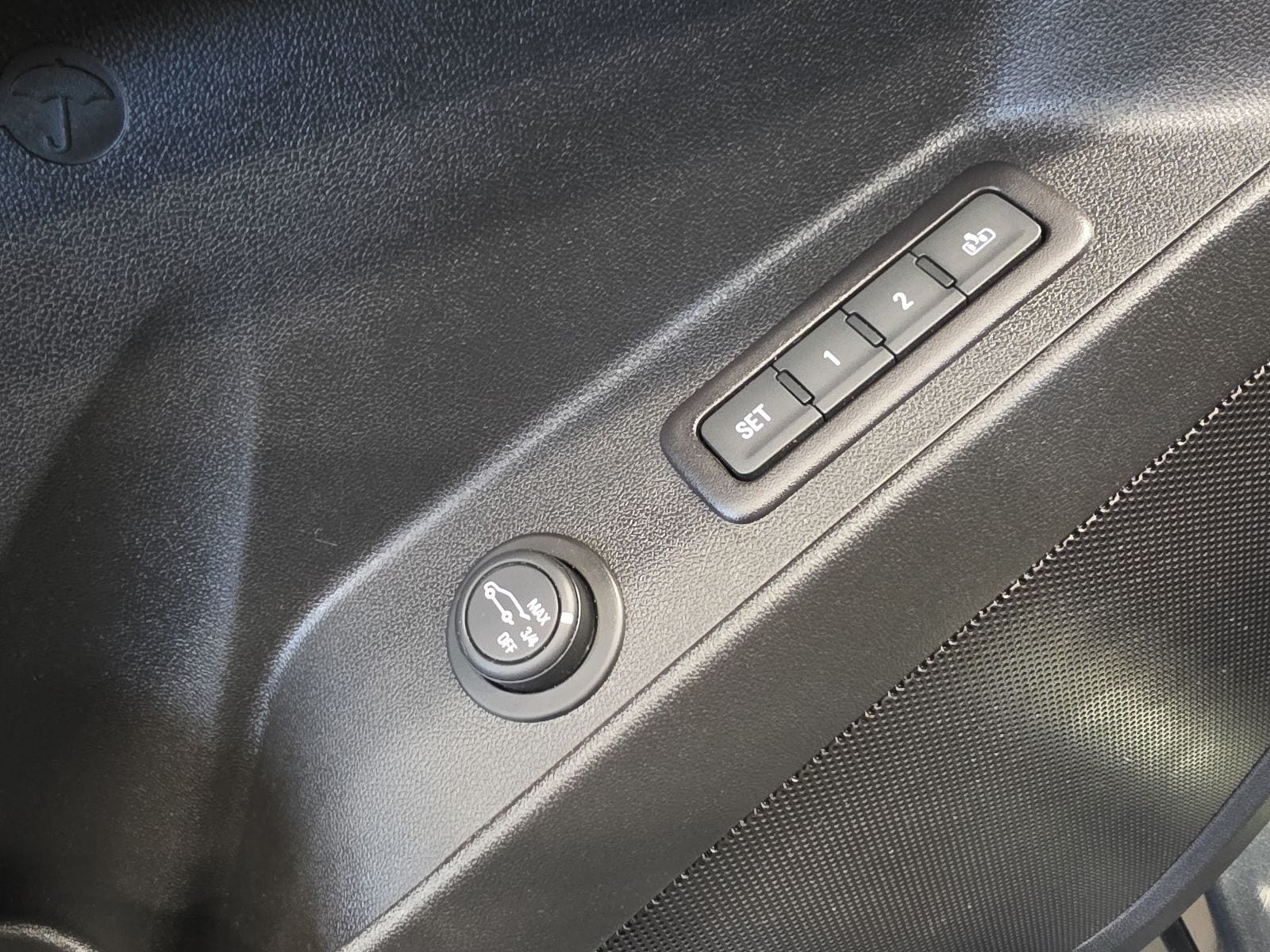 Thumbnail: 2020 Chevrolet Equinox - 16