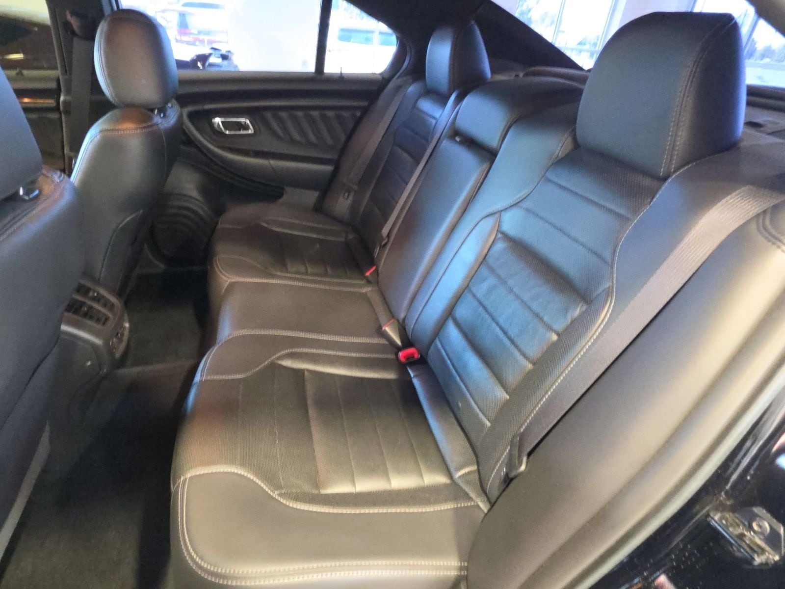 Thumbnail: 2018 Ford Taurus - 32