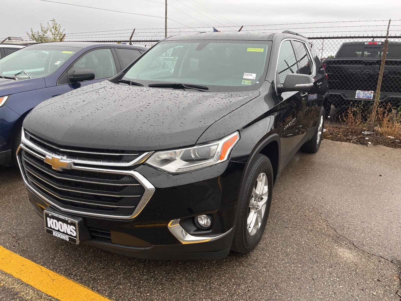 2021 Chevrolet Traverse Cloth photo 2