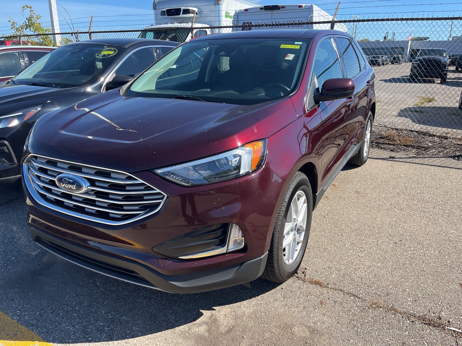 2022 Ford Edge SEL photo 2