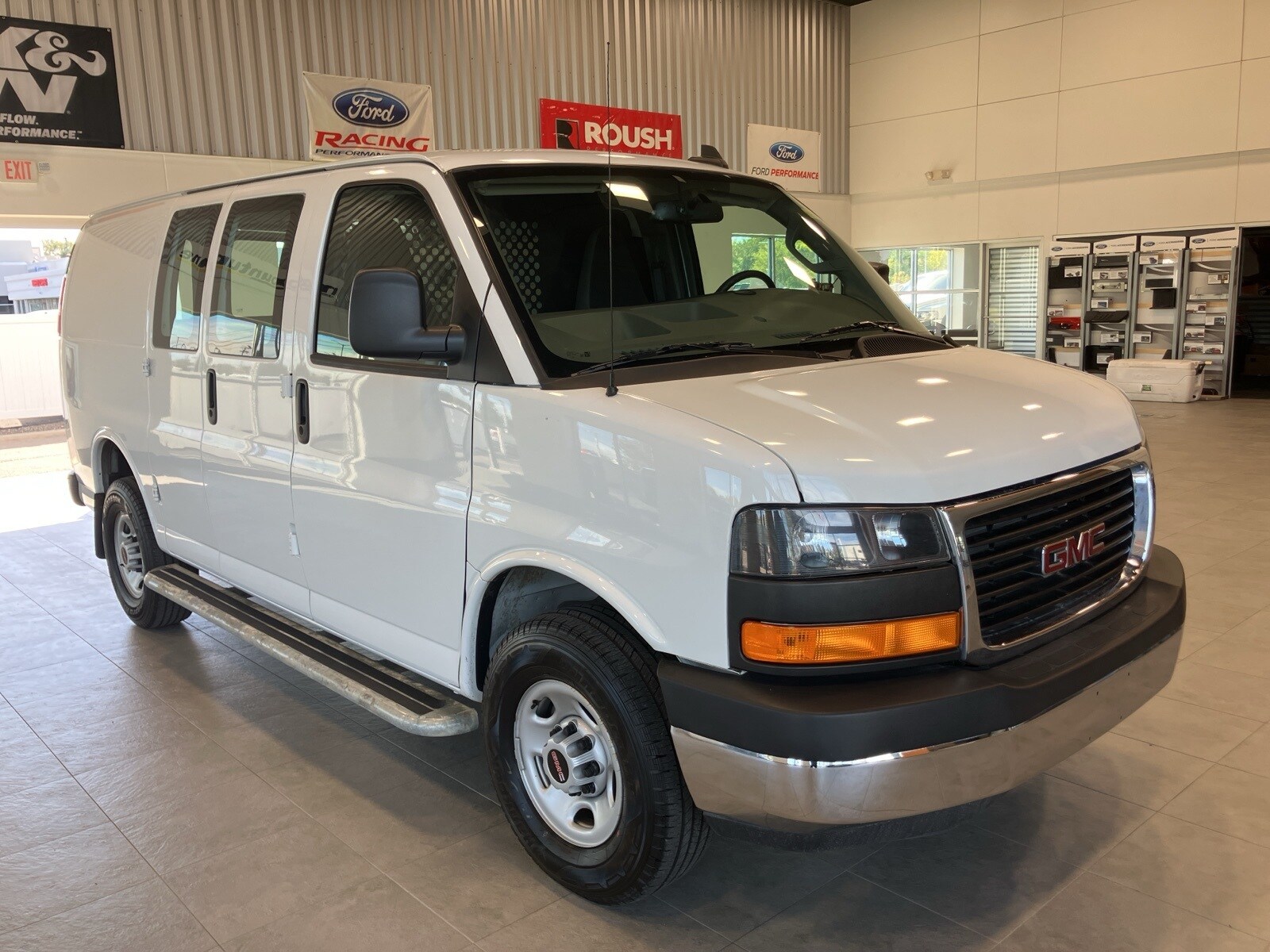 2023 Gmc Savana 2500 Cargo photo 3