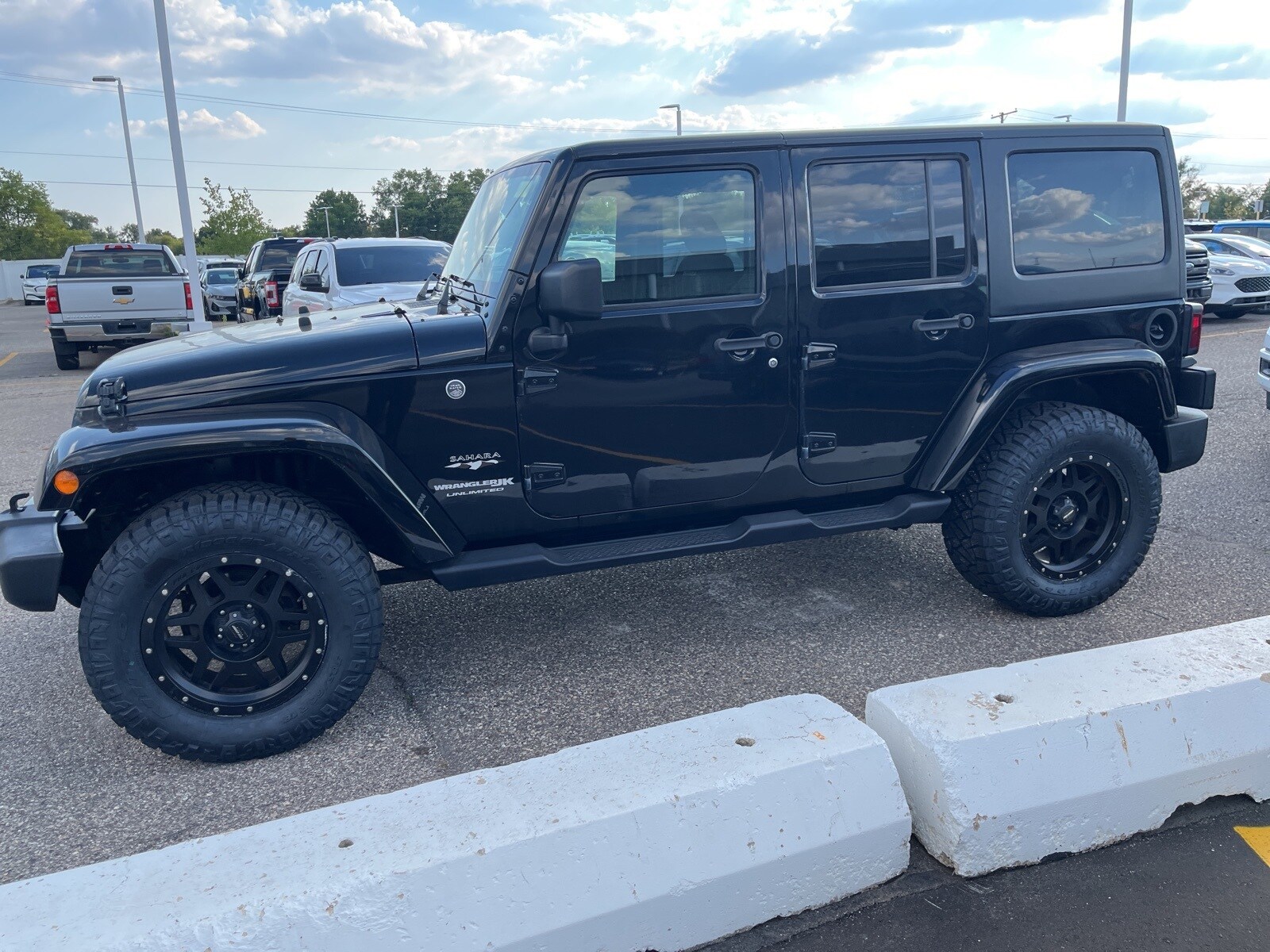 2019 Jeep Wrangler Unlimited Sahara photo 3