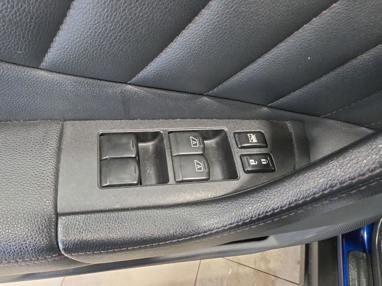 Thumbnail: 2013 INFINITI FX37 - 18