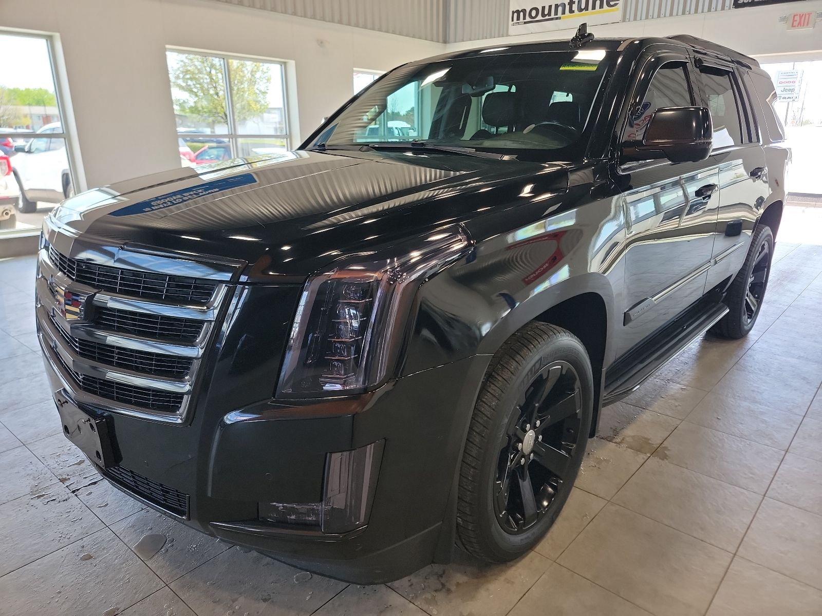 2016 Cadillac Escalade Luxury -
                  Sterling Heights, MI