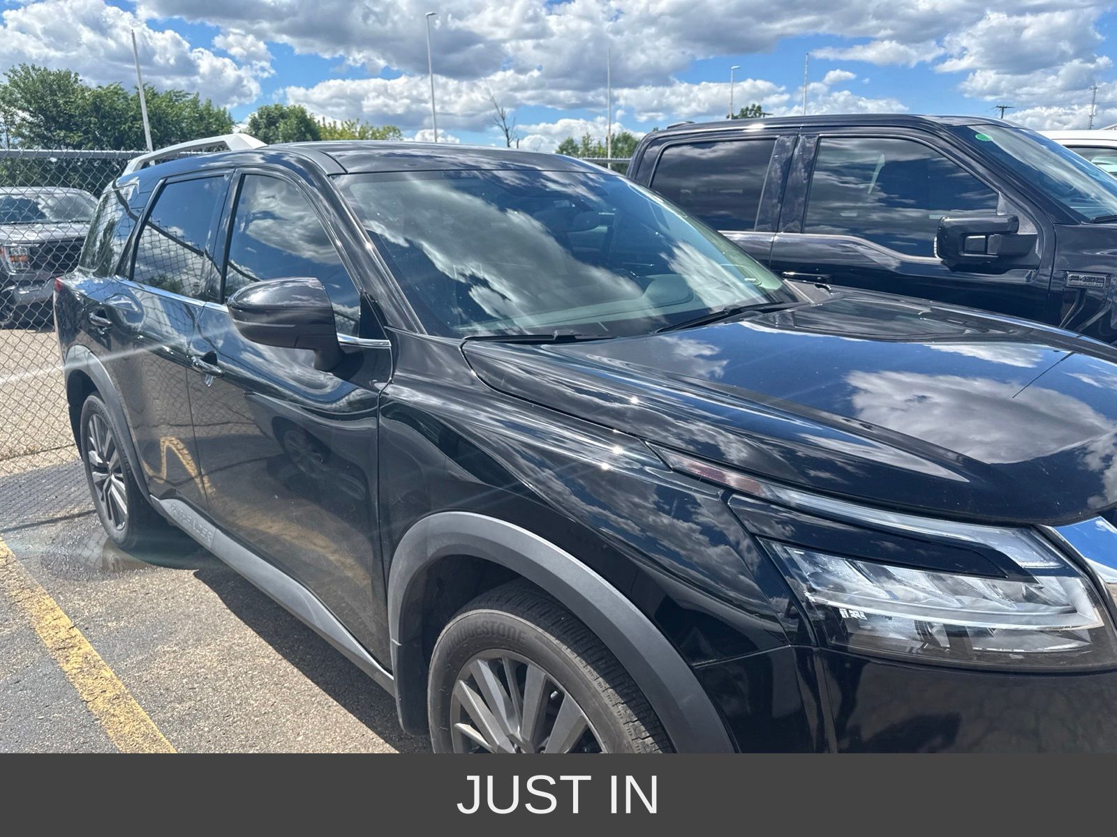 Thumbnail: 2022 Nissan Pathfinder - 8