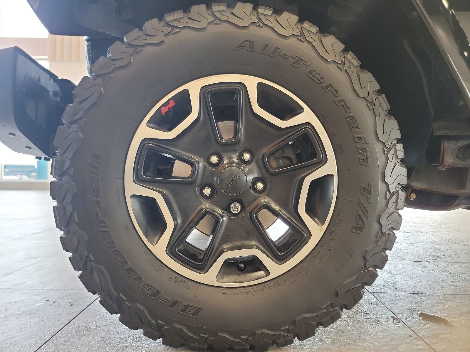 Thumbnail: 2015 Jeep Wrangler - 12