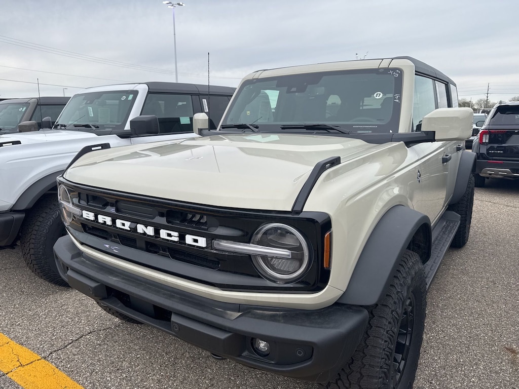 New 2026 Ford Bronco Outer Banks SUV