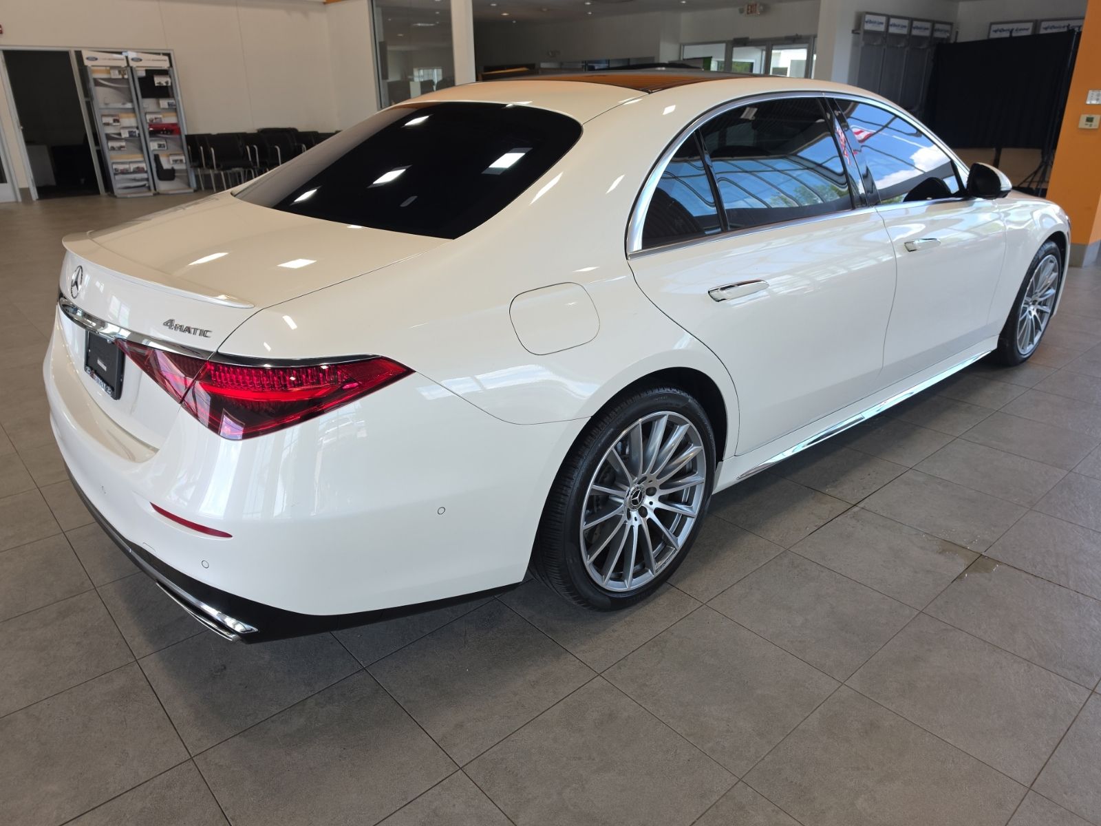 Thumbnail: 2023 Mercedes-Benz S-Class - 7