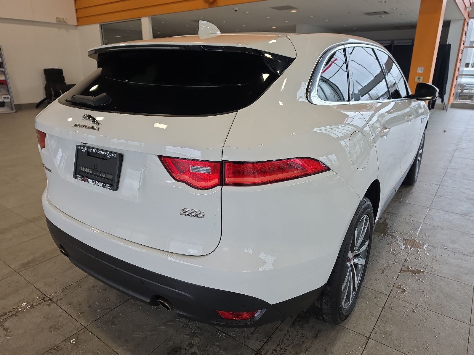 Thumbnail: 2019 Jaguar F-Pace - 9