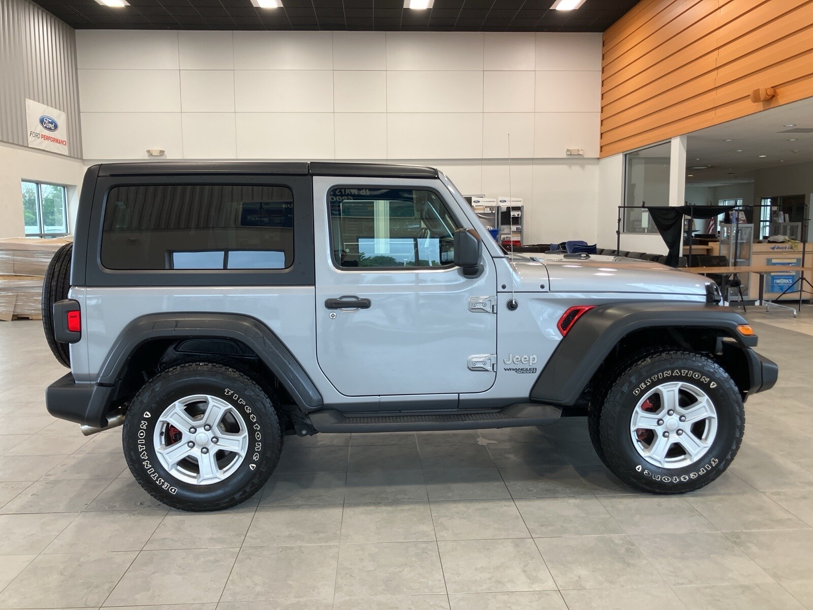 2020 Jeep Wrangler Sport S photo 4