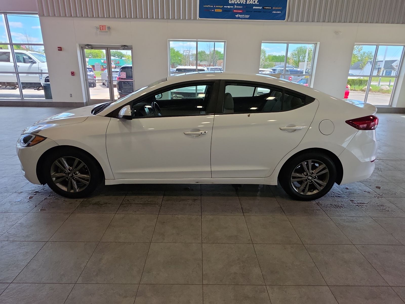 Thumbnail: 2018 Hyundai Elantra - 12