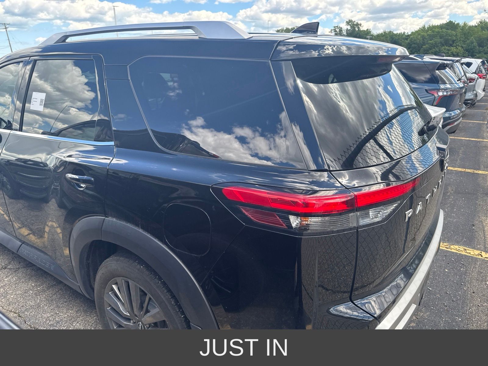 Thumbnail: 2022 Nissan Pathfinder - 19