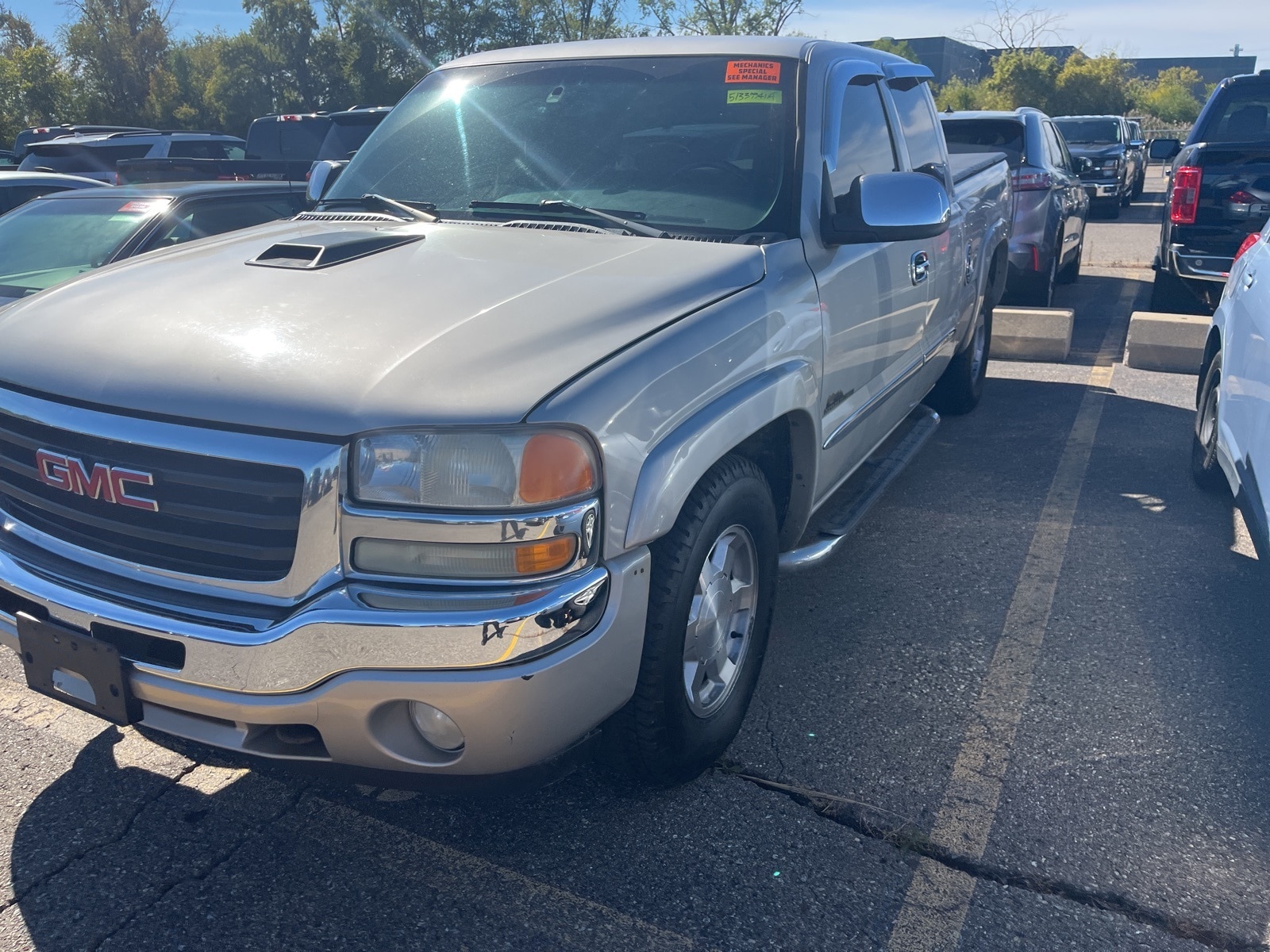 Used 2005 GMC Sierra 1500 SLE with VIN 2GTEK19B351339941 for sale in Sterling Heights, MI