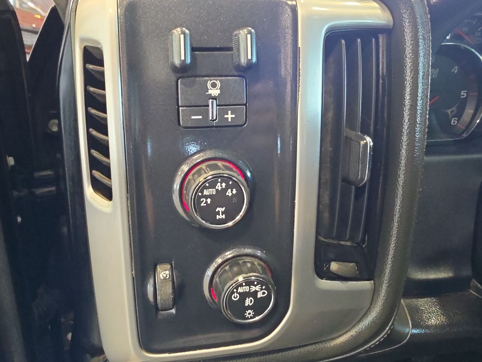 Thumbnail: 2015 GMC Sierra 1500 - 17