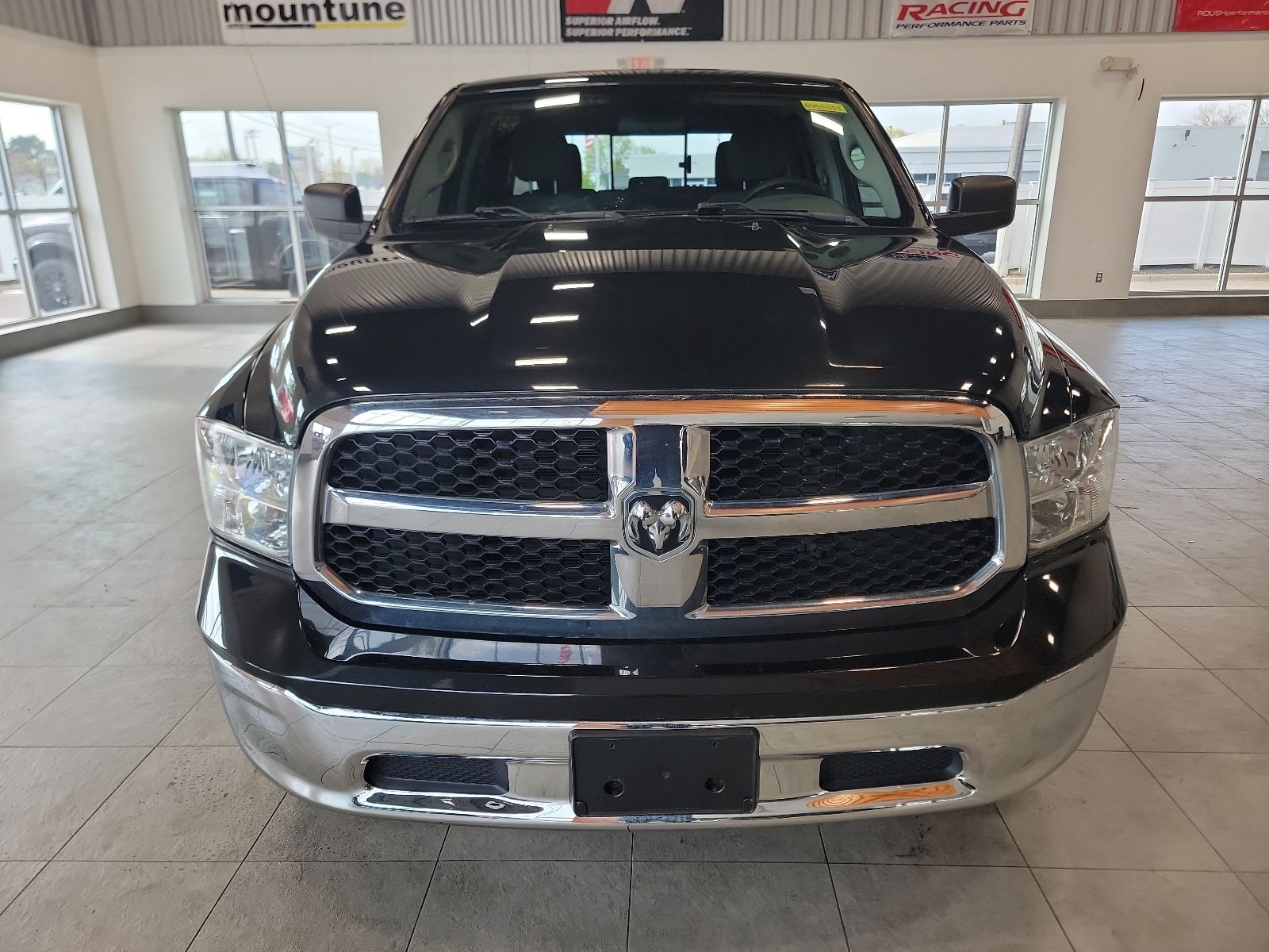 Thumbnail: 2019 RAM 1500 Classic - 3