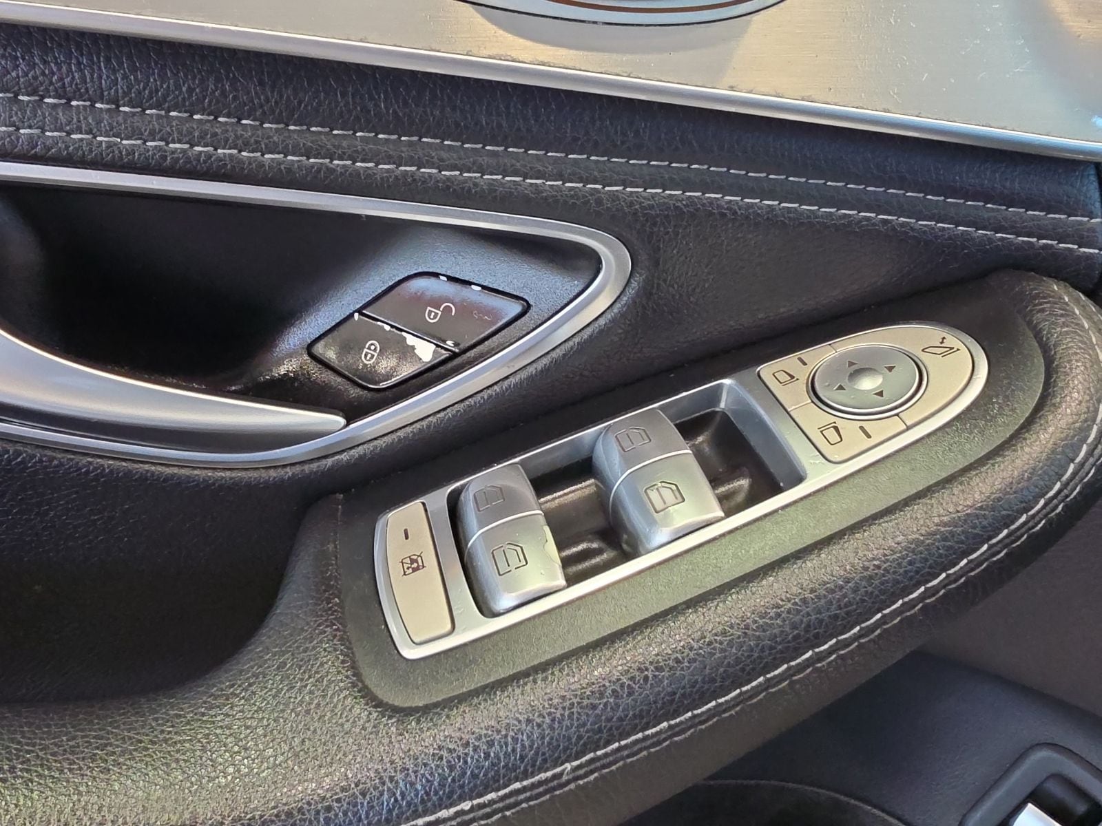 Thumbnail: 2016 Mercedes-Benz C-Class - 20