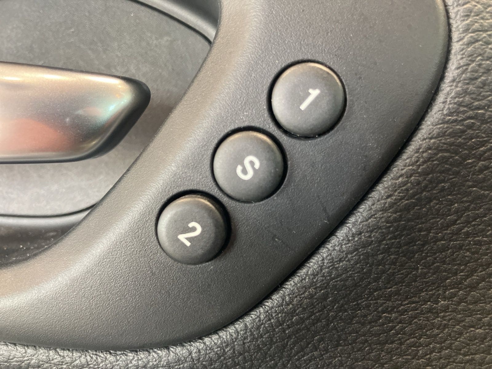 Thumbnail: 2019 Jeep Cherokee - 13