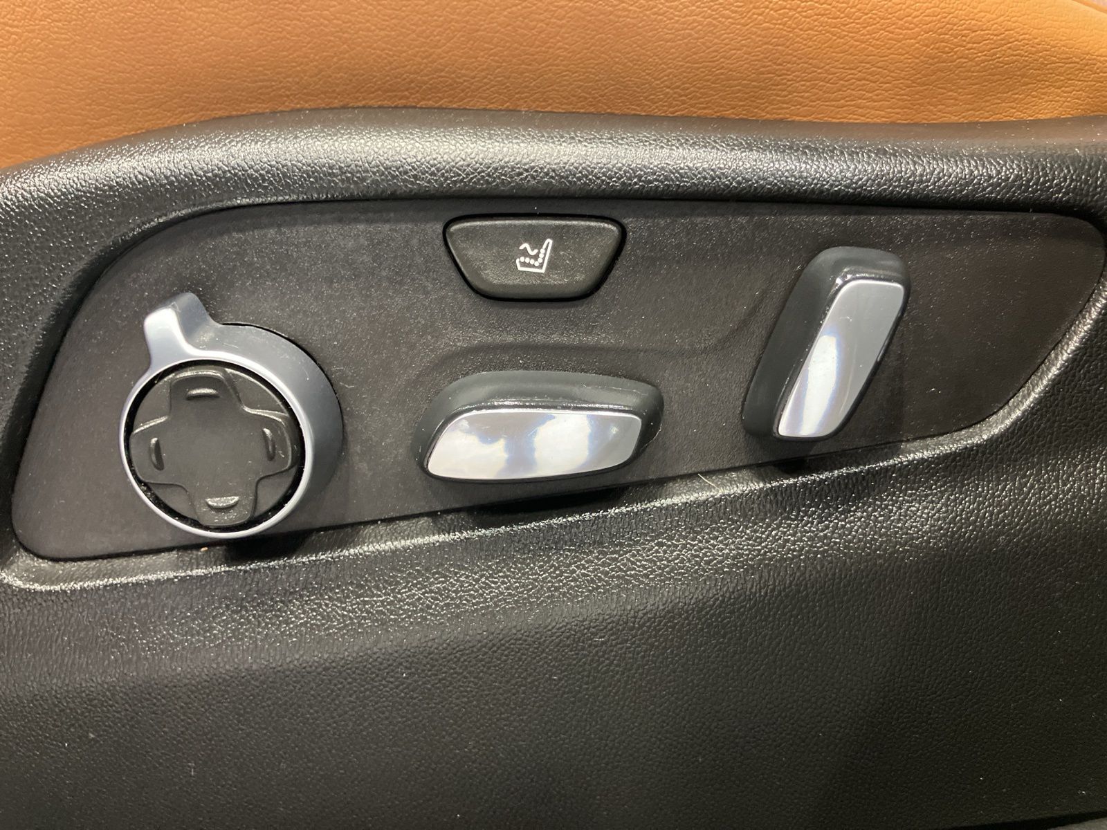 Thumbnail: 2019 Cadillac XT4 - 13